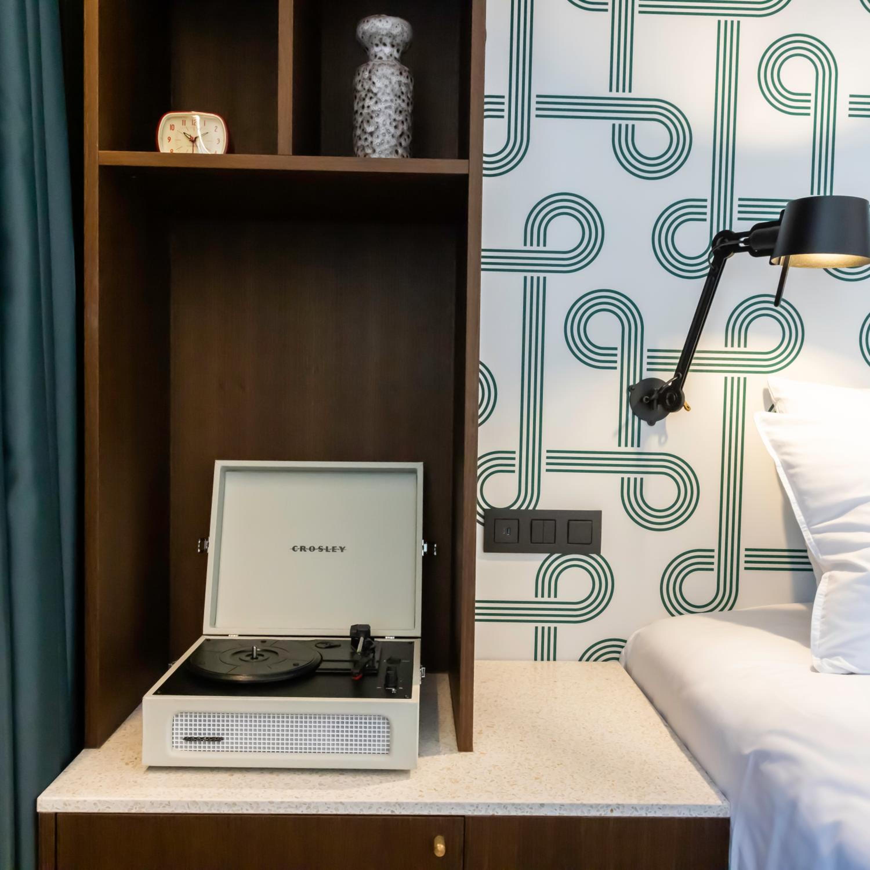 Not-so-Standard room - Photo 9