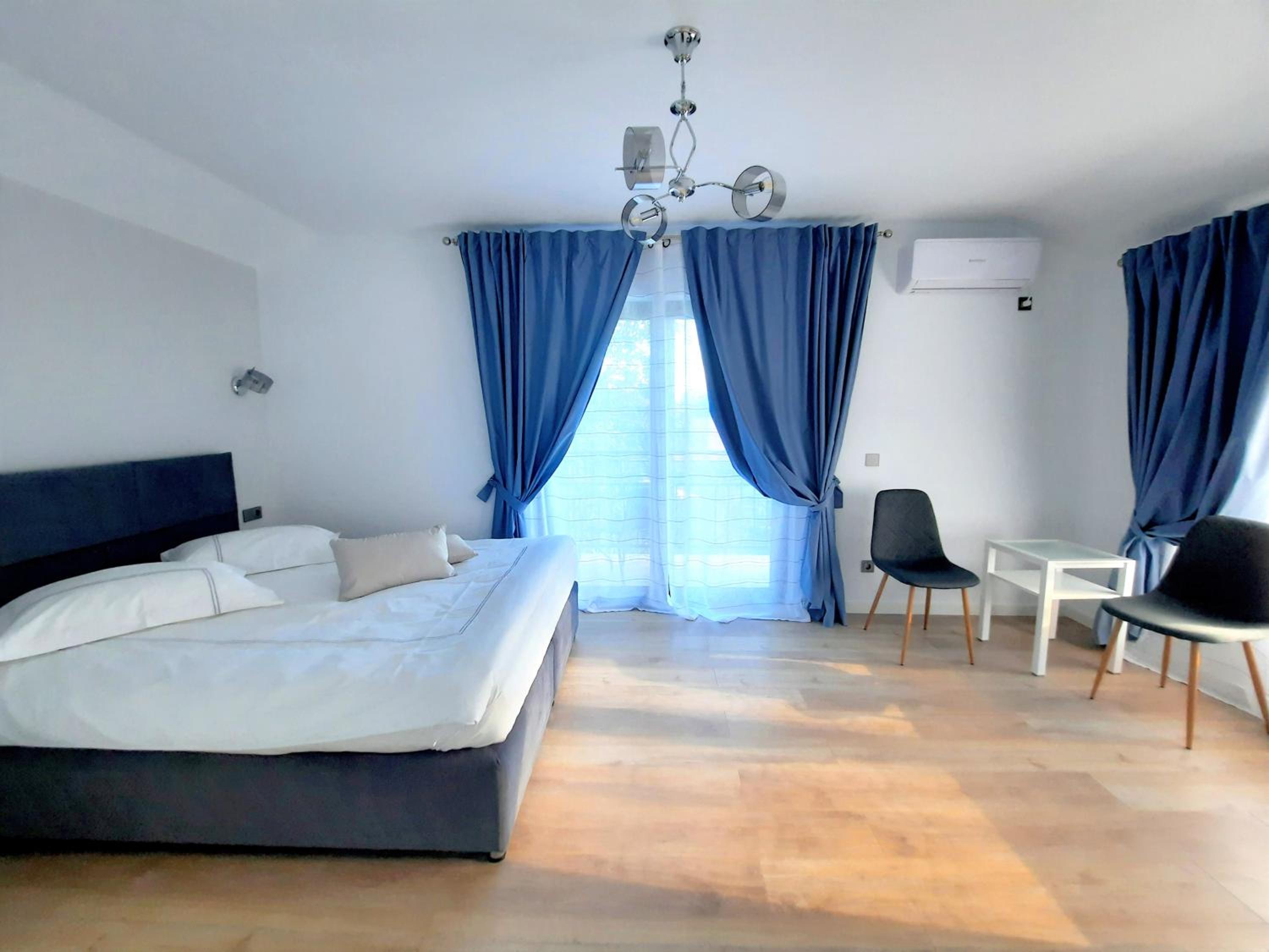 Deluxe Double Room with Balcony photo 2