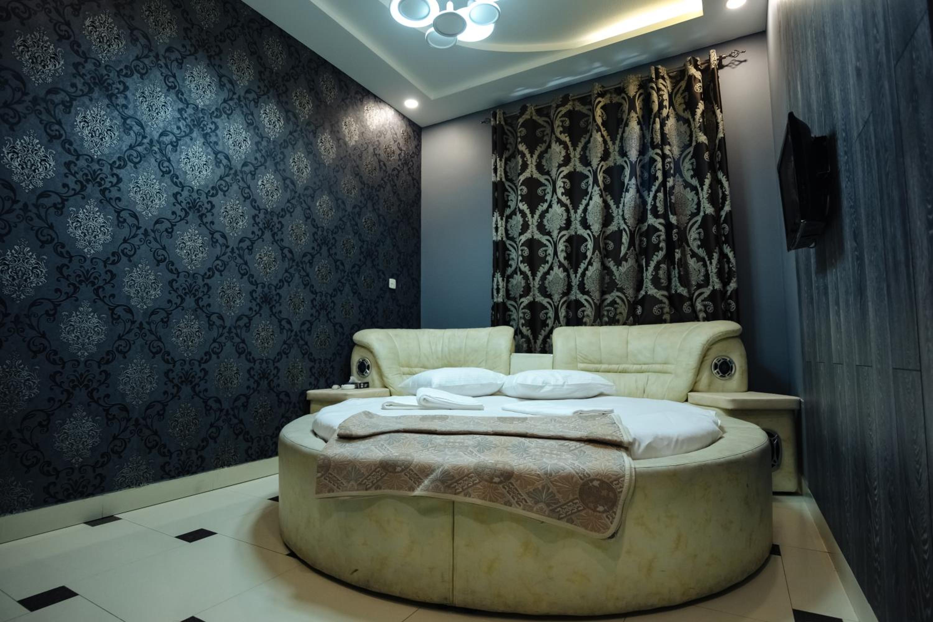 Suite with Sauna