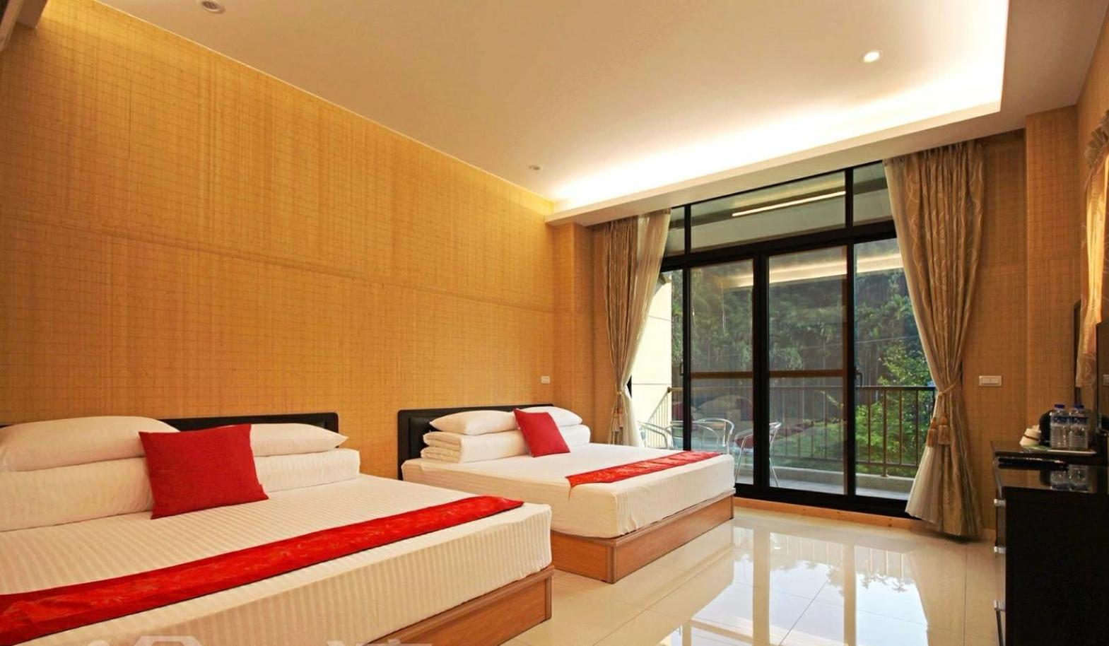 Quadruple Room with Balcony photo 2