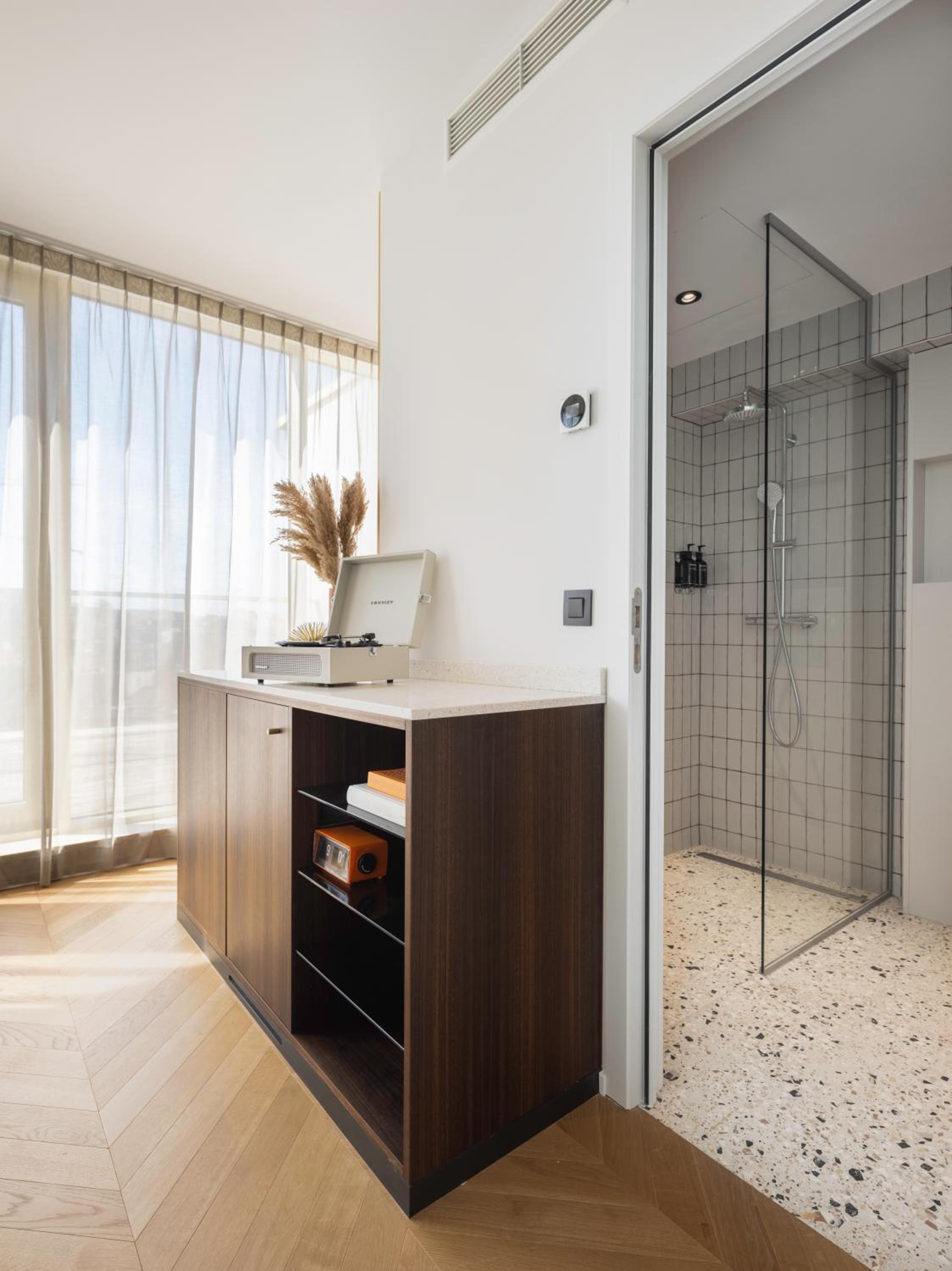 Not-so-Standard room with terrace - Photo 9