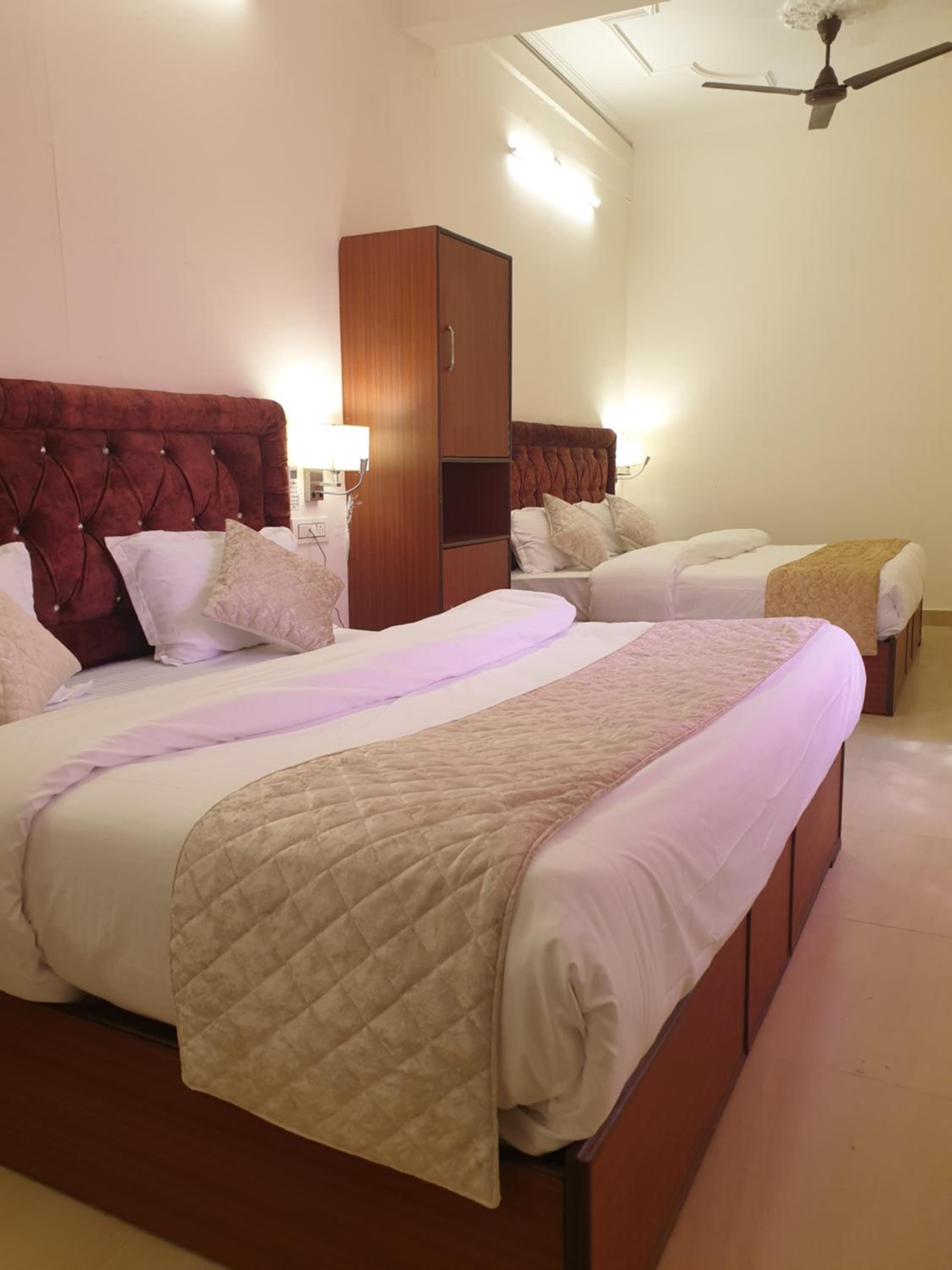 Deluxe Family Room