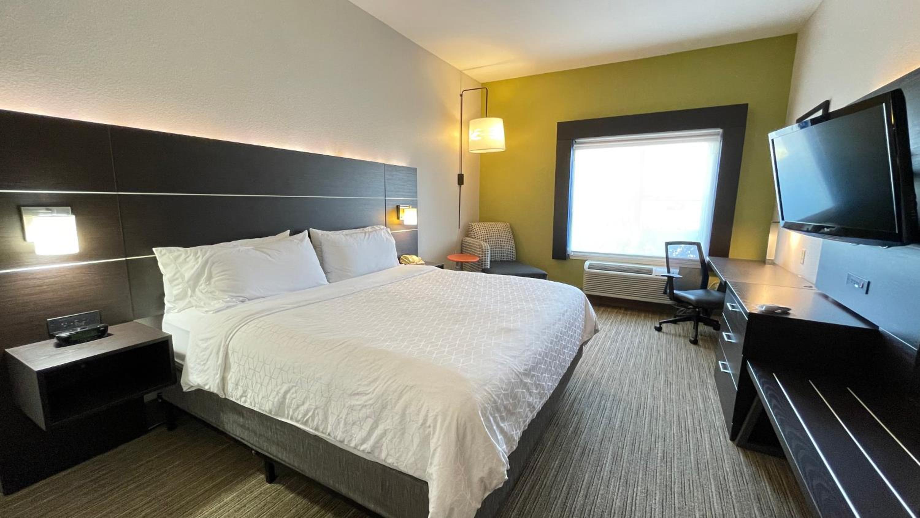 Standard King Room - Photo 4