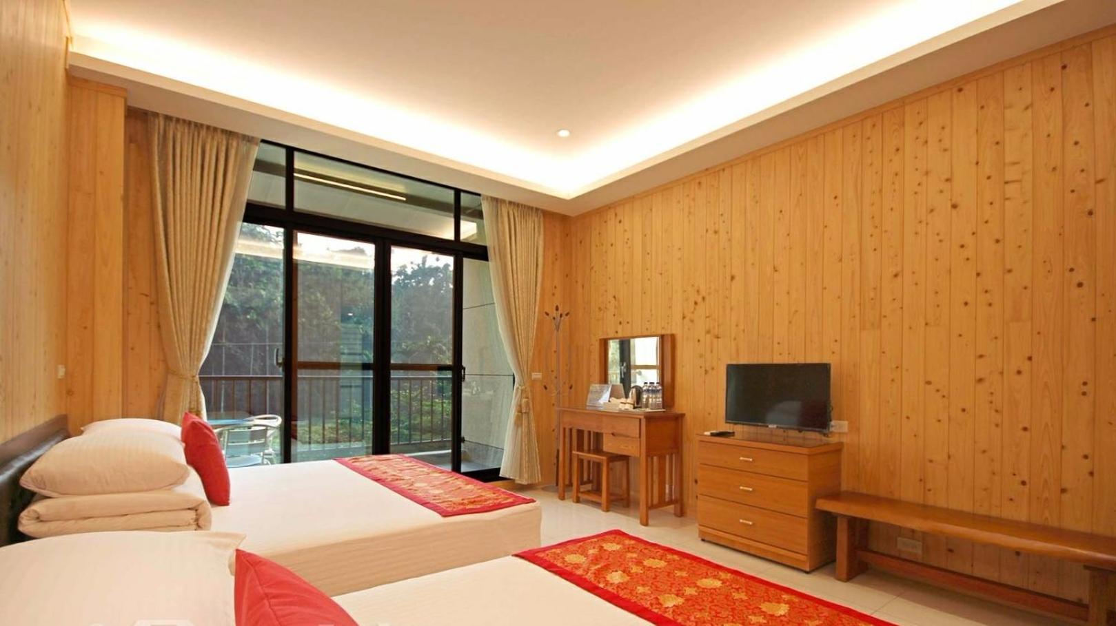 Quadruple Room with Balcony photo 3