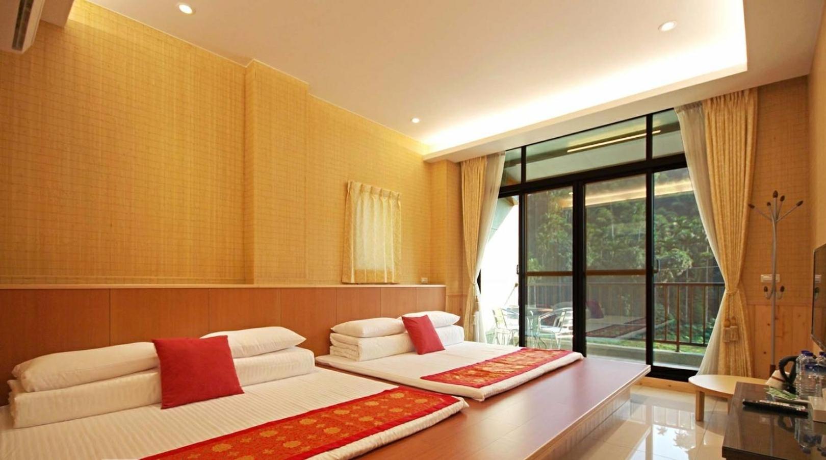 Japanese-Style Quadruple Room photo 1