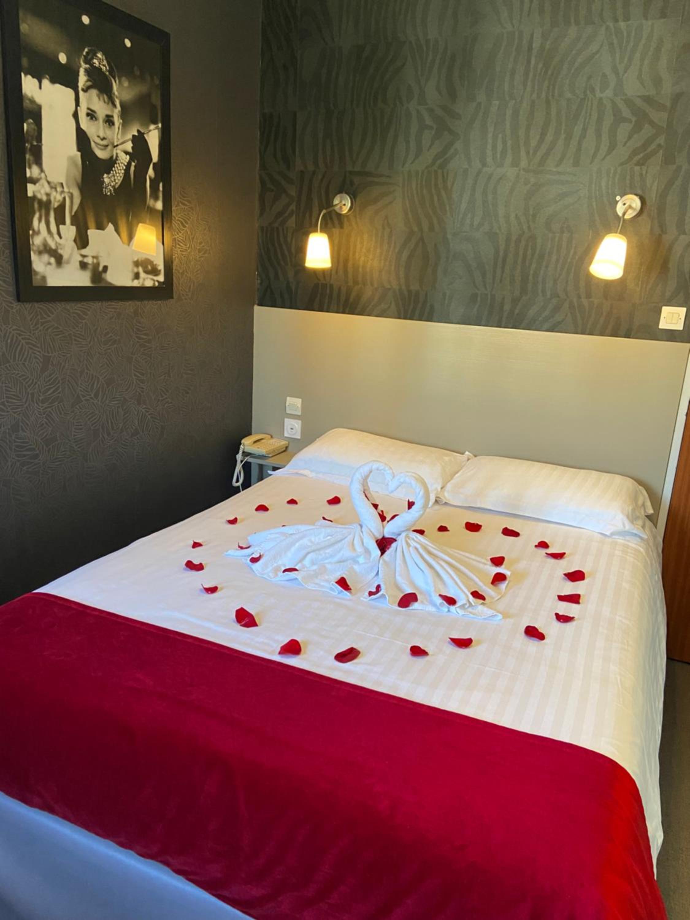 Standard Double Room - Photo 5
