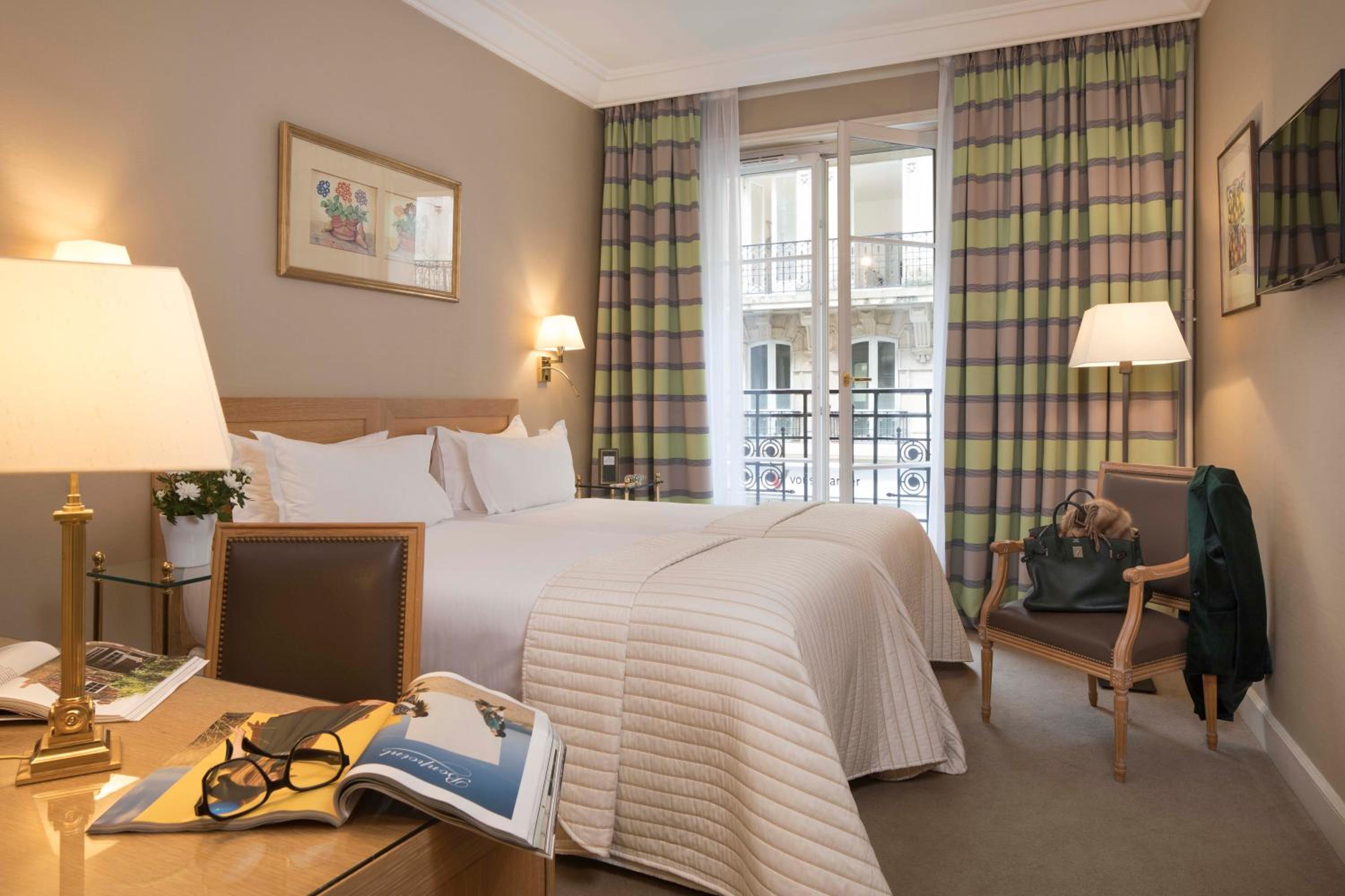 Executive Room - Photo 1