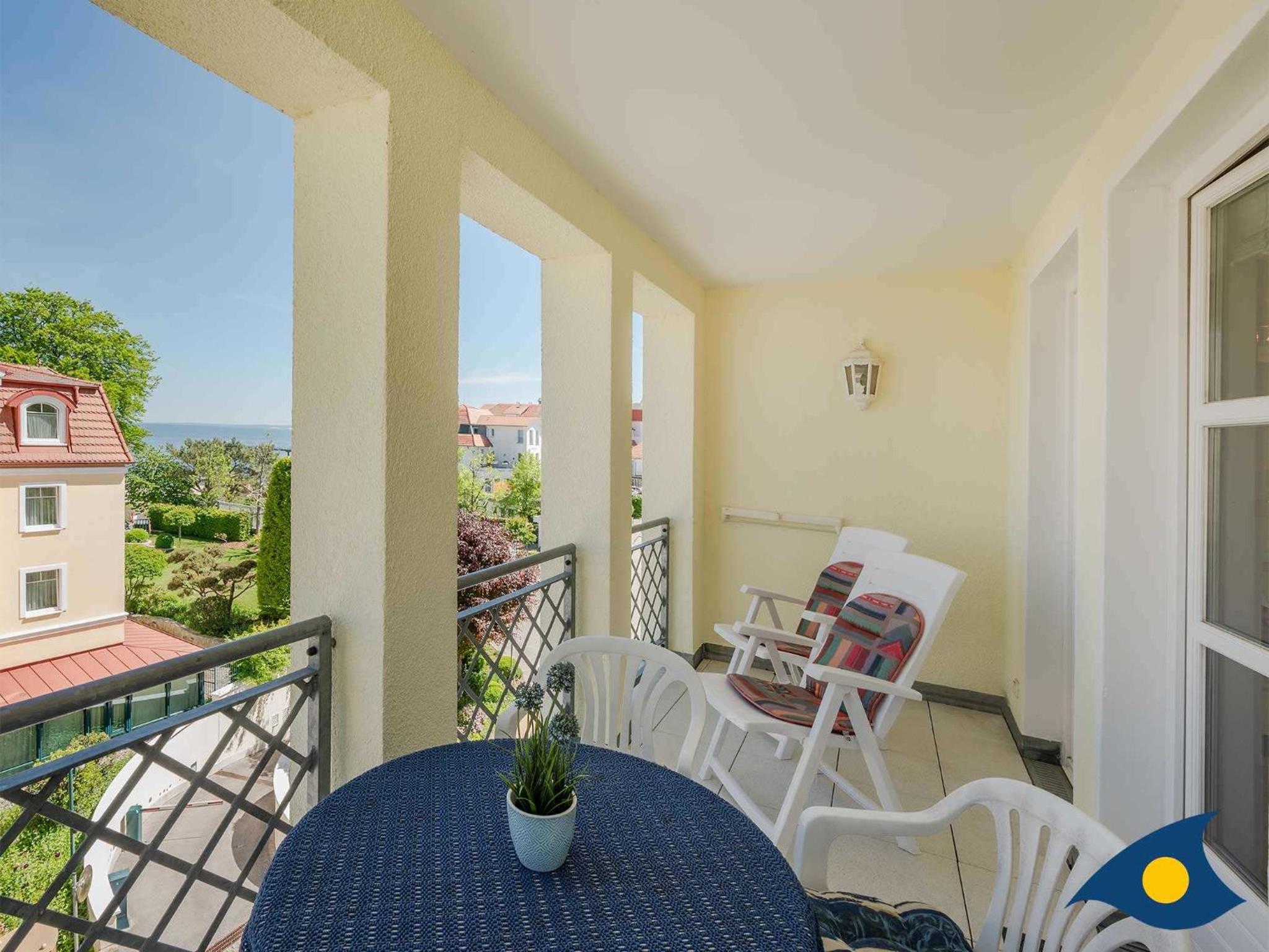 One-Bedroom Apartment with Balcony photo 2