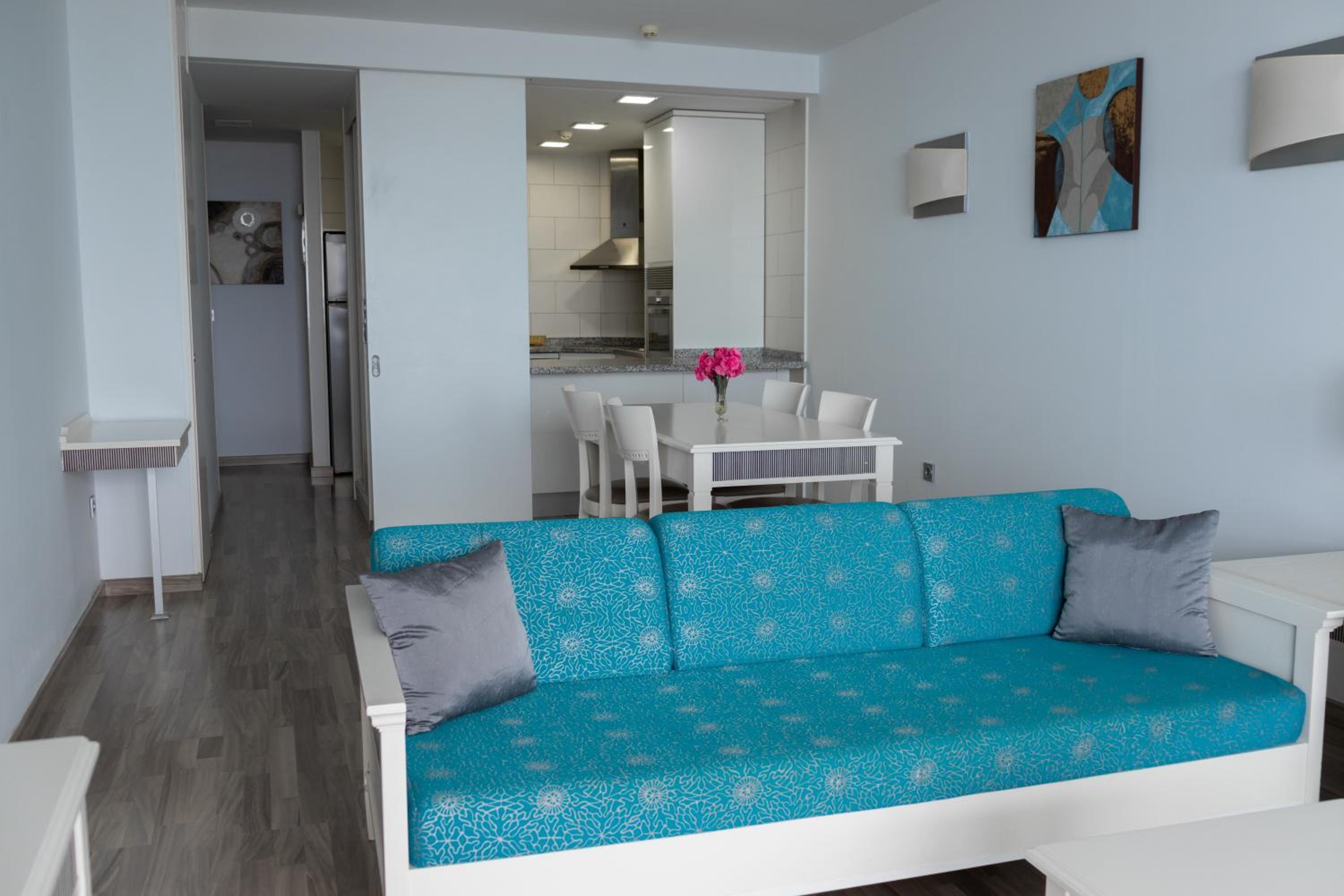 One-Bedroom Apartment (4 Adults) photo 2