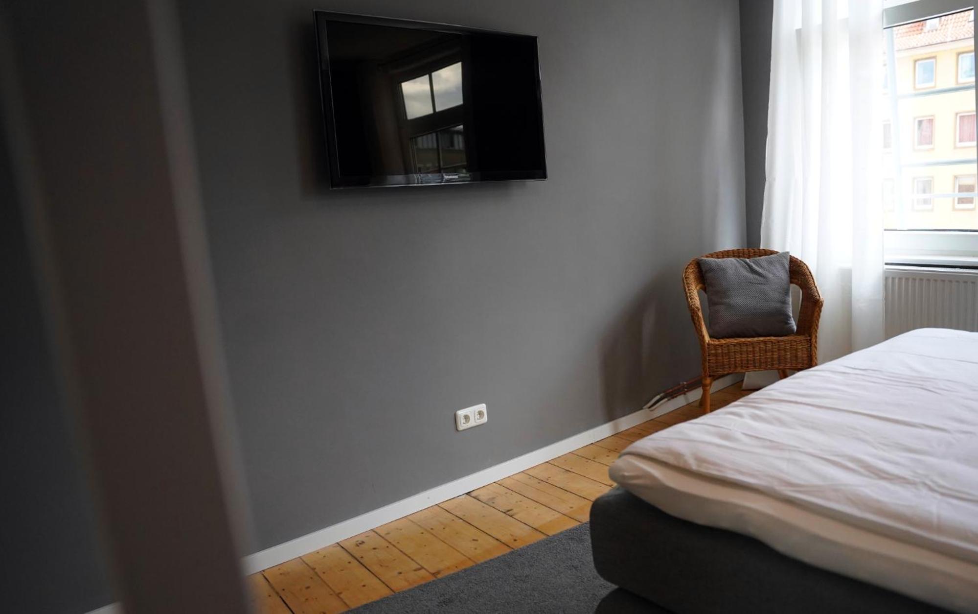 Studio Apartment - Photo 18