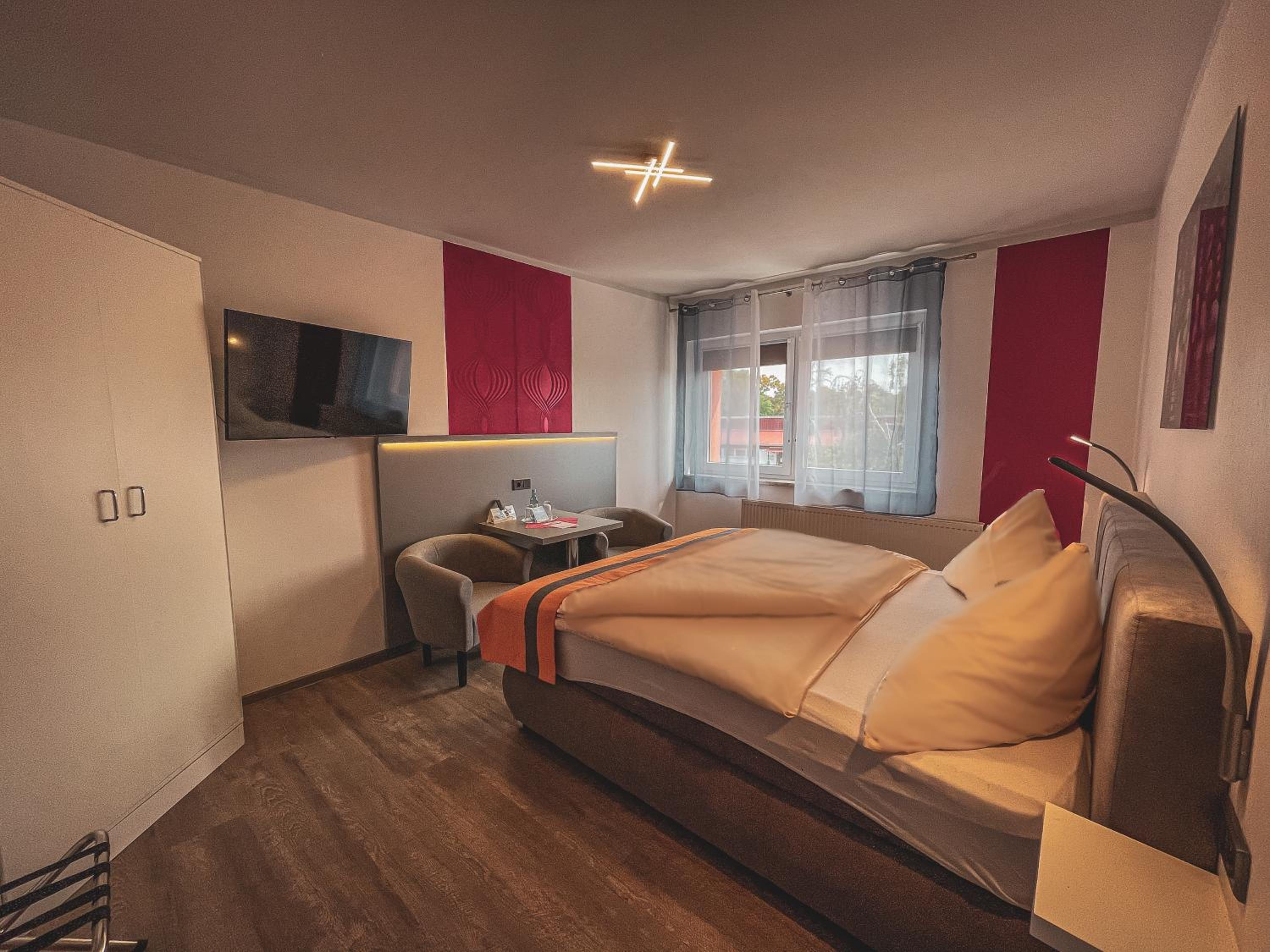 Double Room with Private Bathroom - Photo 2
