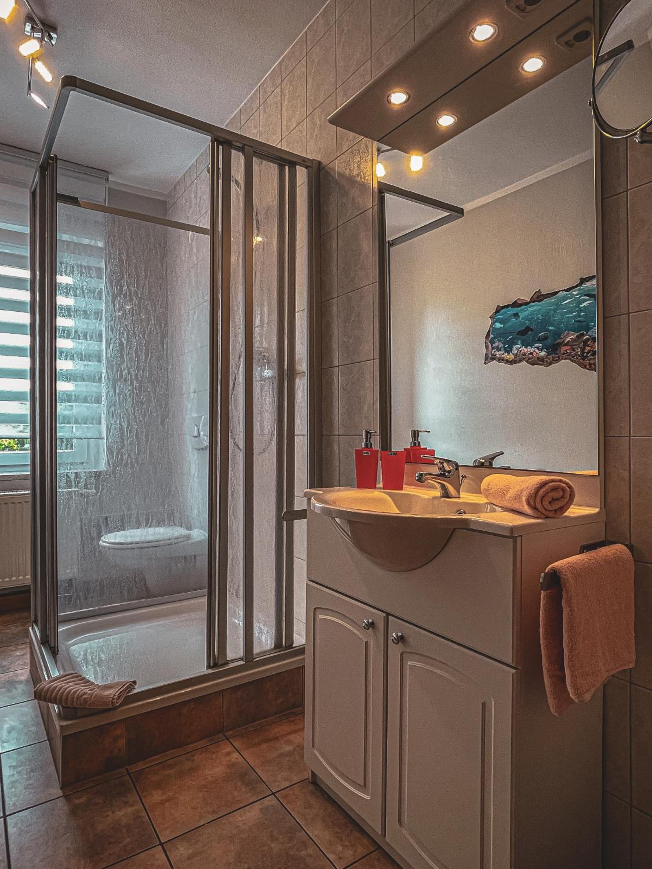 Double Room with Private Bathroom - Photo 7