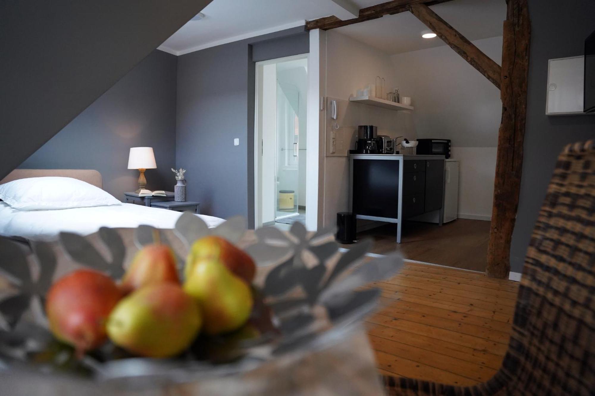 Studio Apartment photo 1