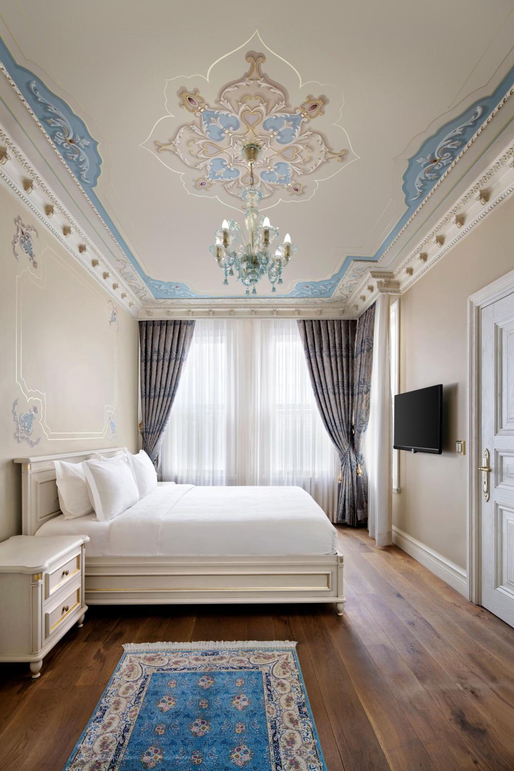 Luxury Mansion with Four Bedrooms - Annex photo 3