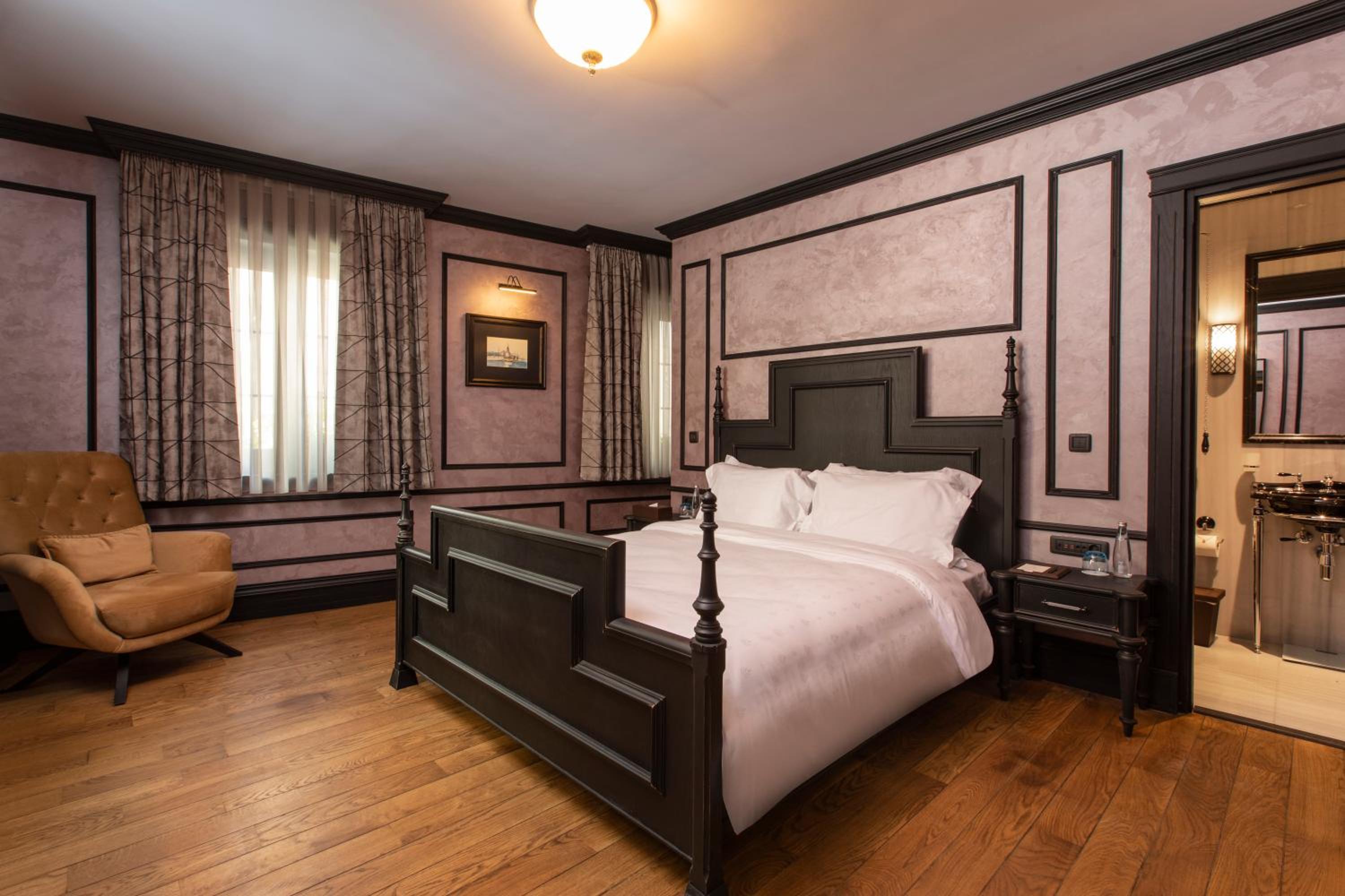 Luxury Mansion with Three Bedrooms - Annex