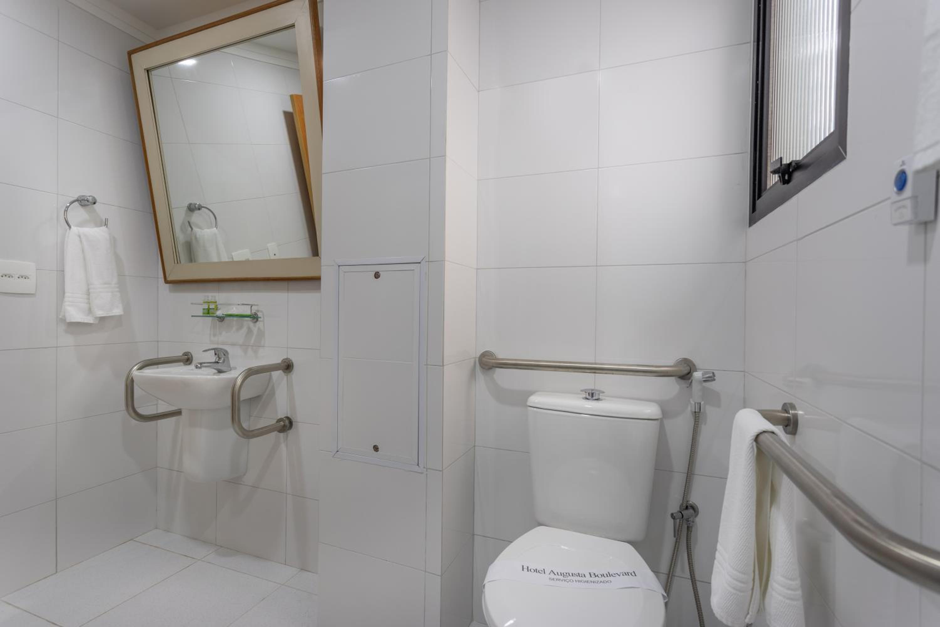 Standard Suite - Photo 2