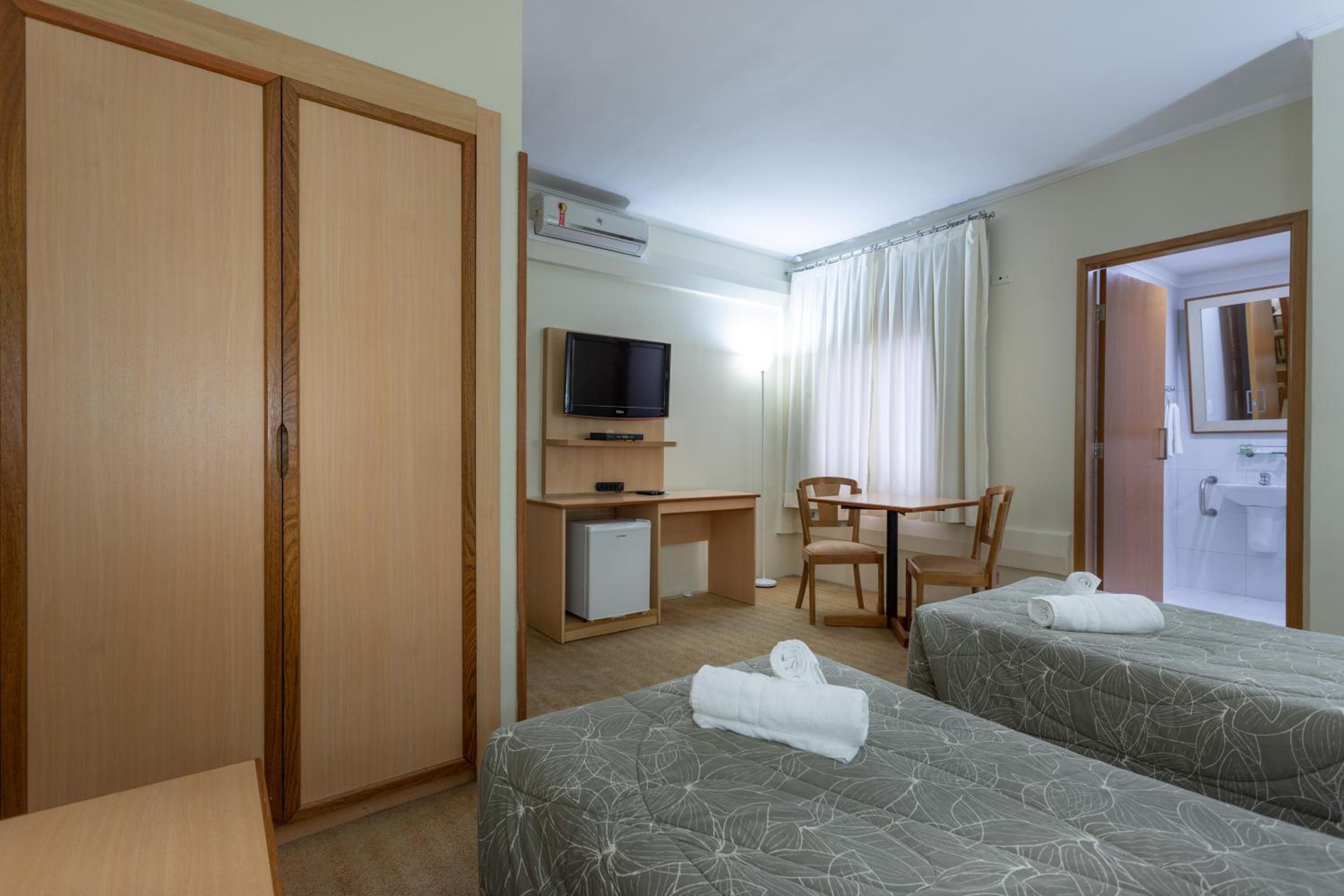 Standard Suite - Photo 1