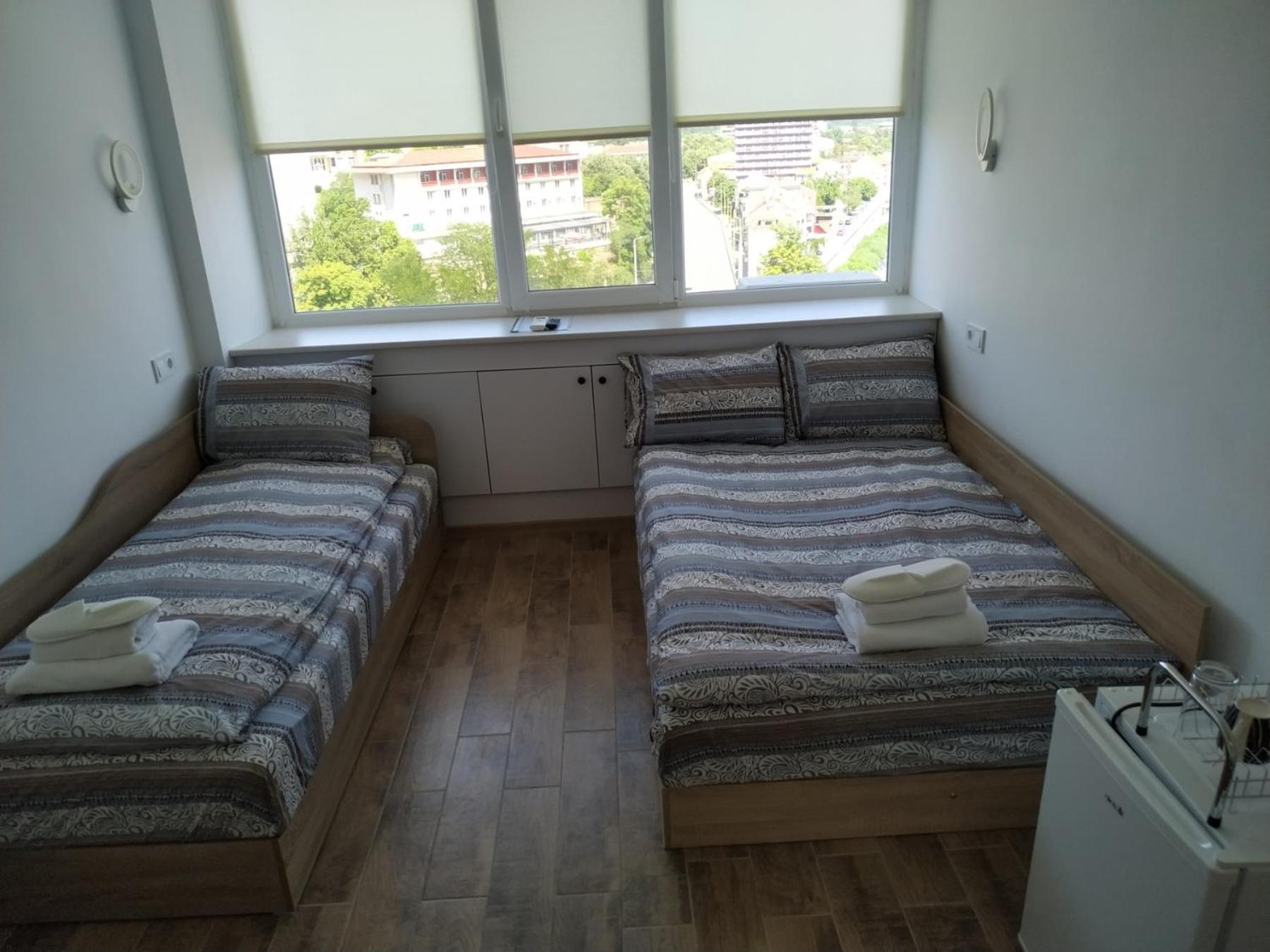 One-Bedroom Apartment - Photo 3