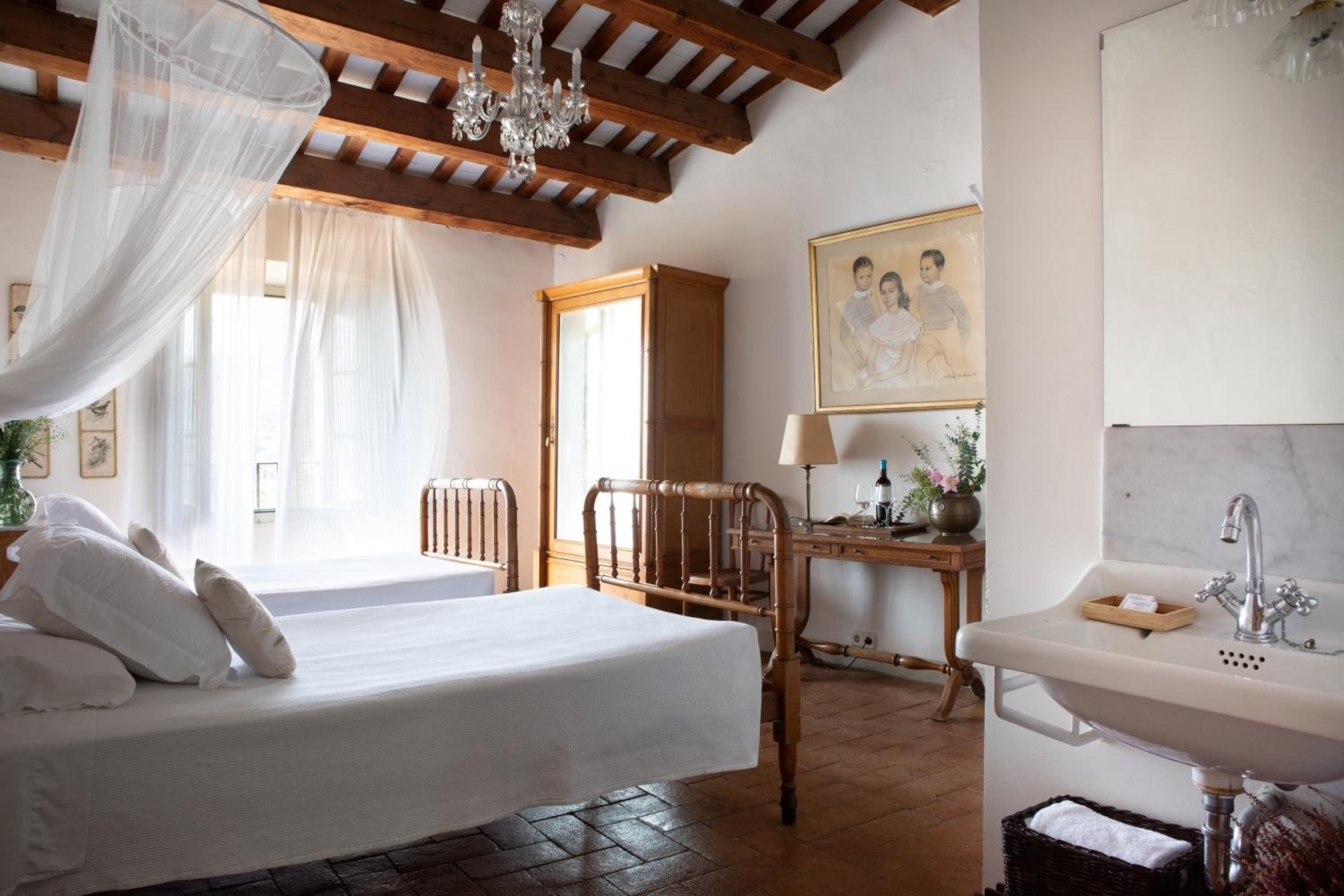 Double Room with Private Bathroom photo 3