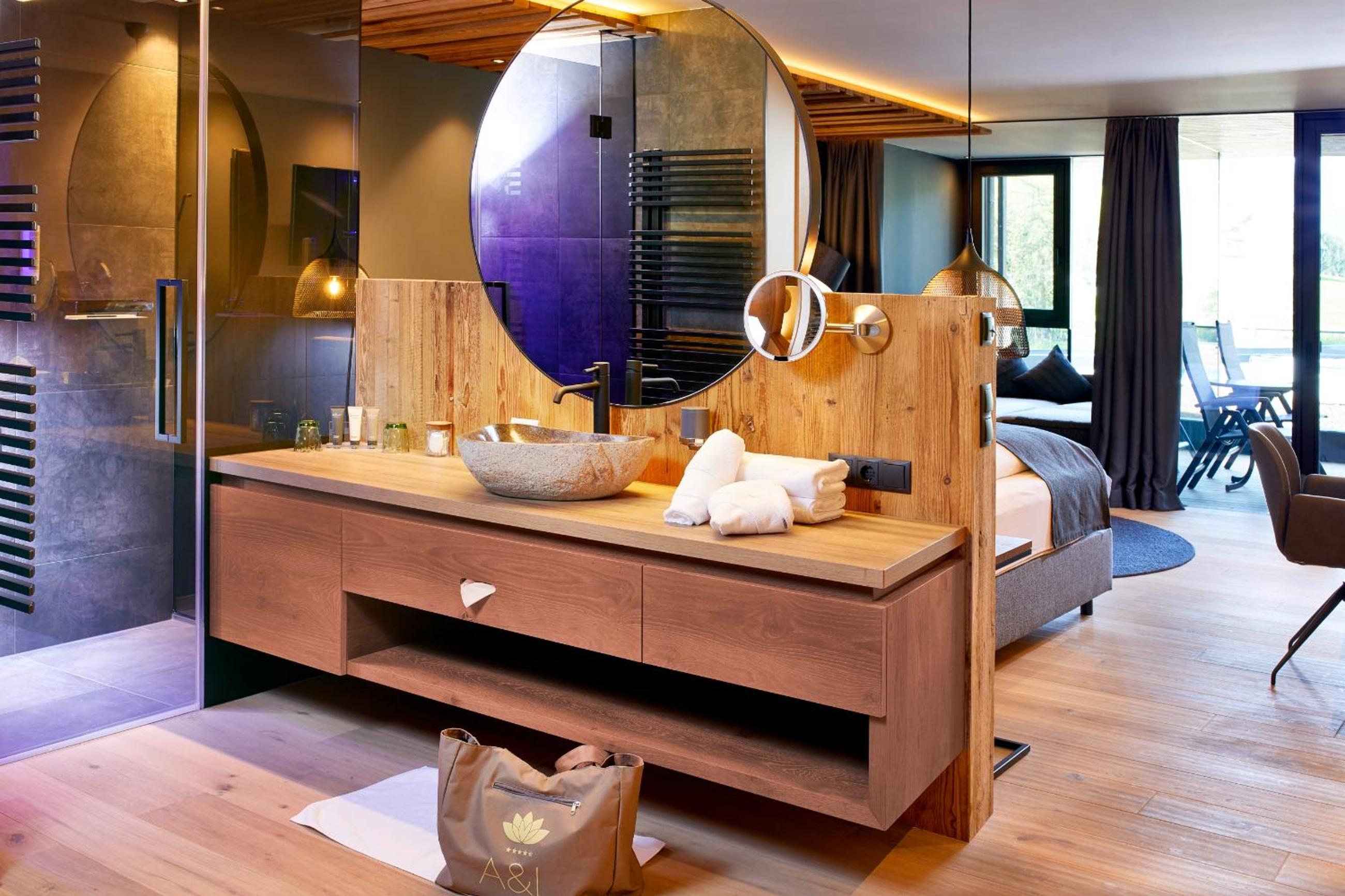 Junior Suite with Balcony photo 2