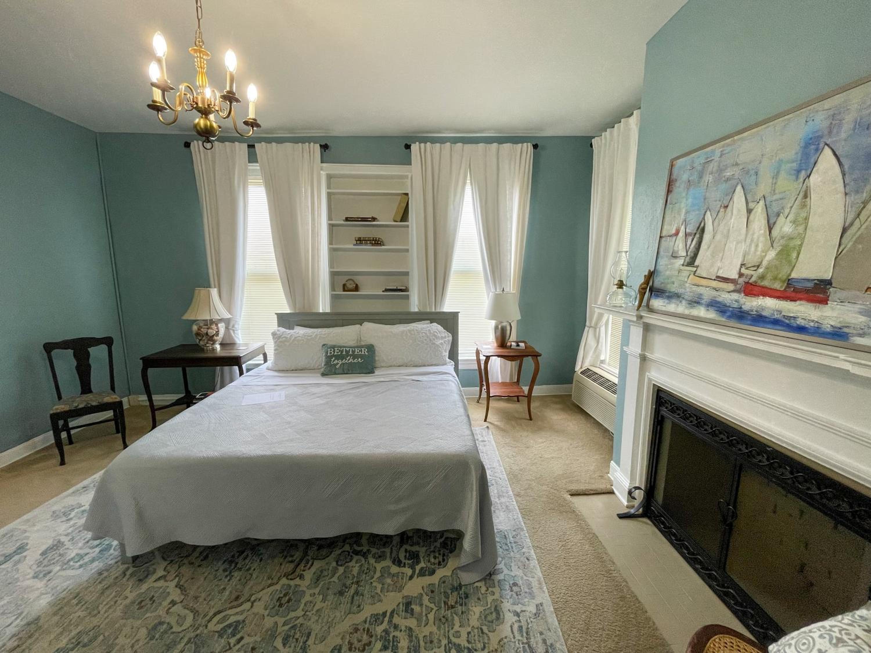 Standard King Room photo 2