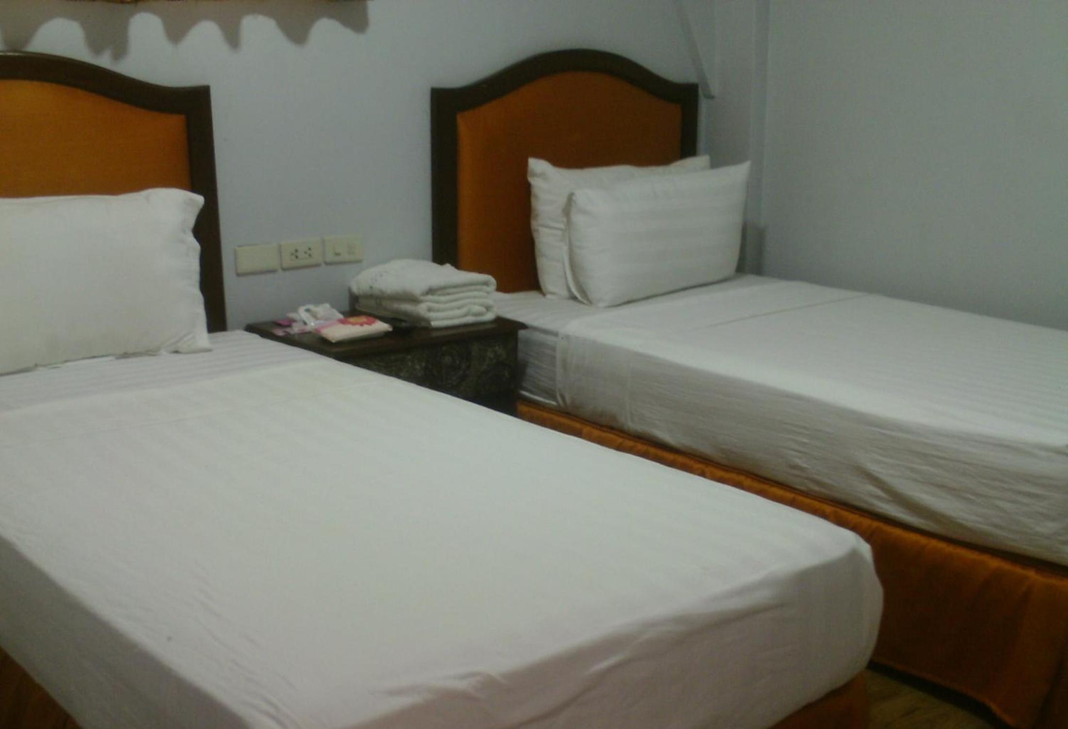 Twin Room with Garden View - Photo 2