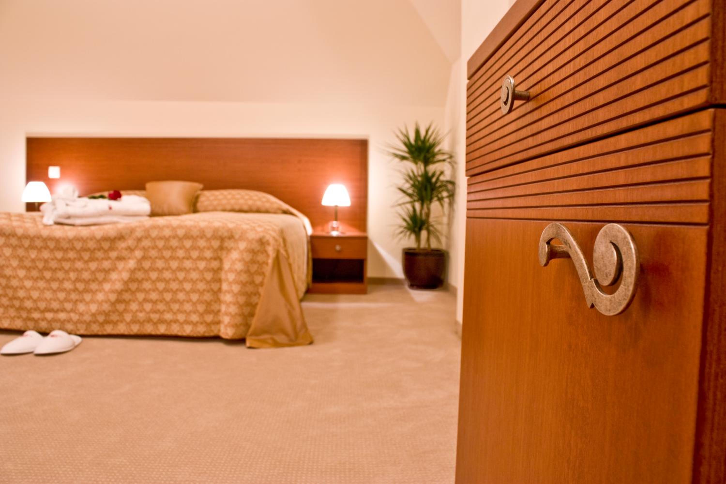 Double Room - Photo 6