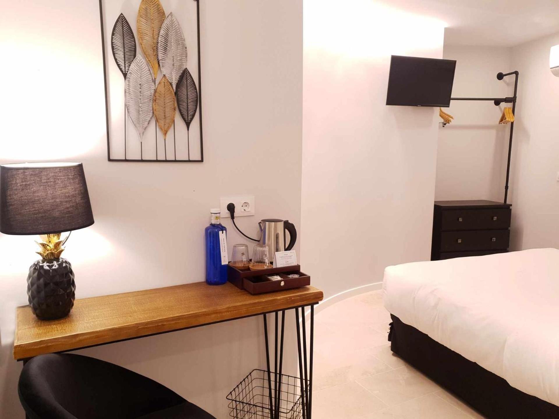 Economy Double Room - Photo 8