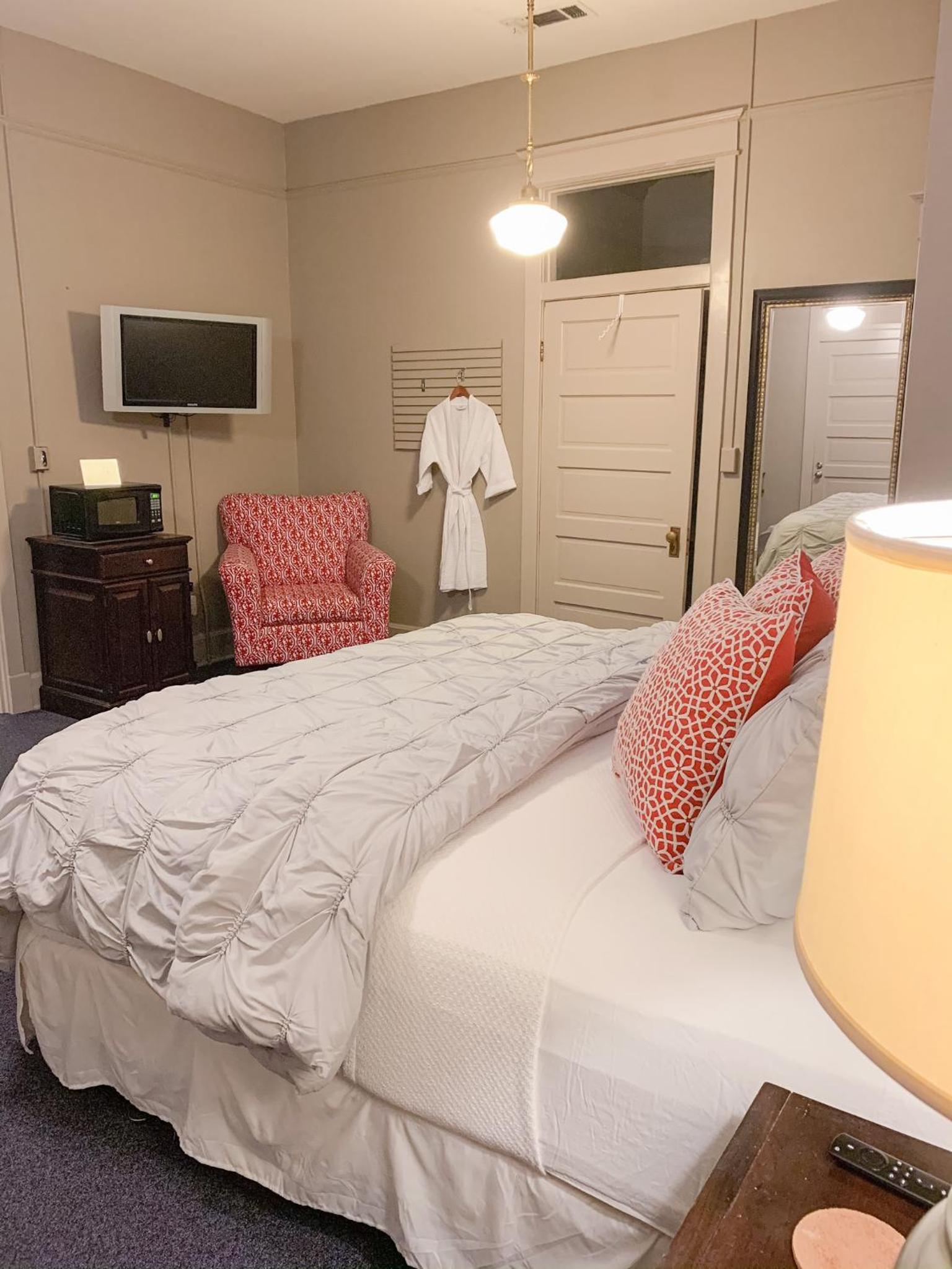 Deluxe King Room photo 1