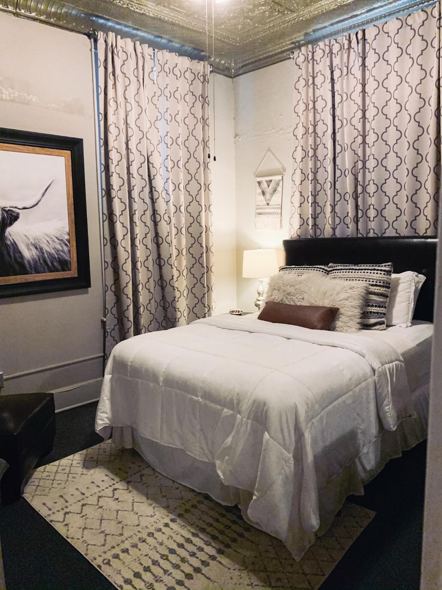 Queen Suite photo 3