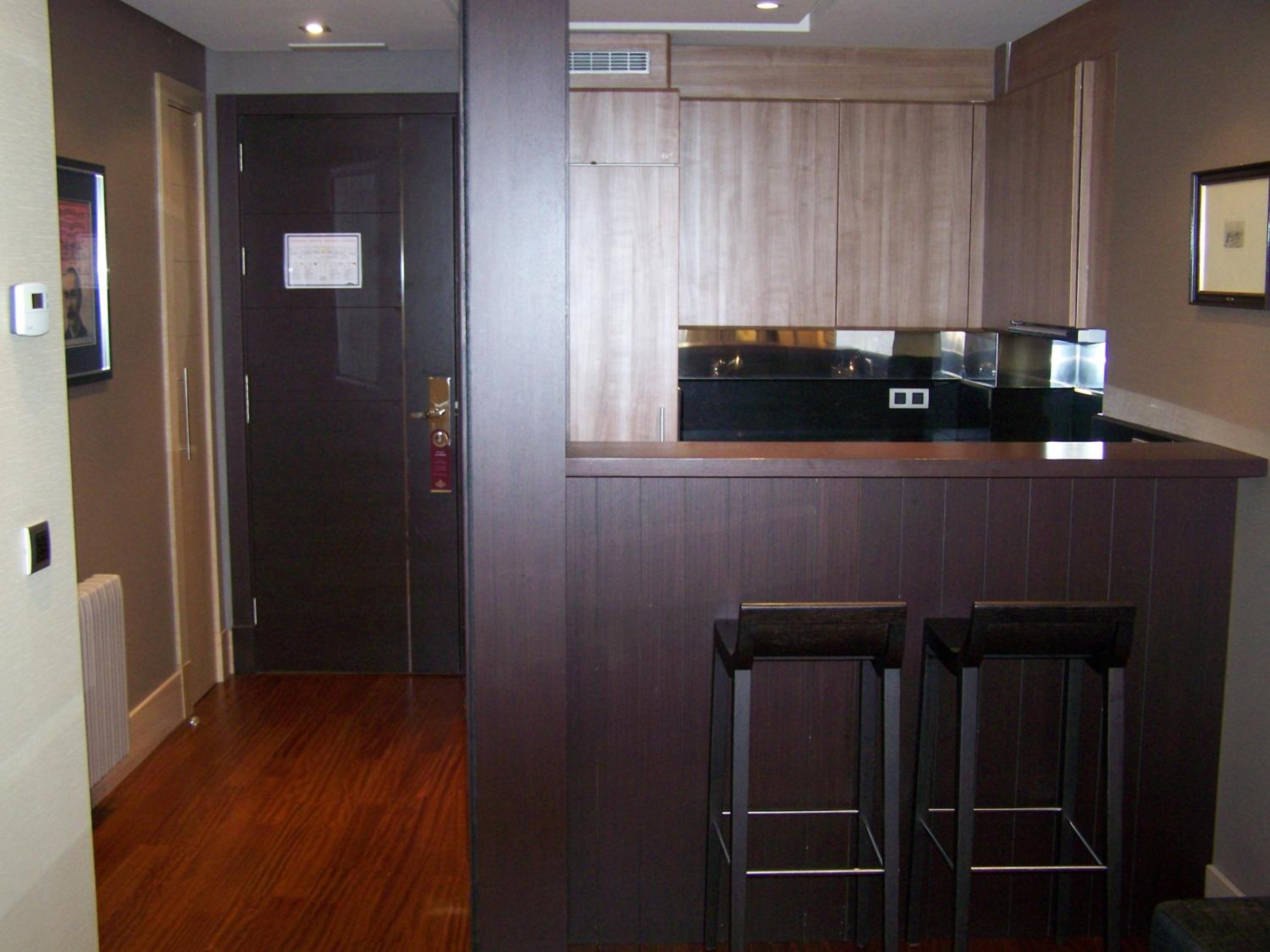 Studio - Photo 1