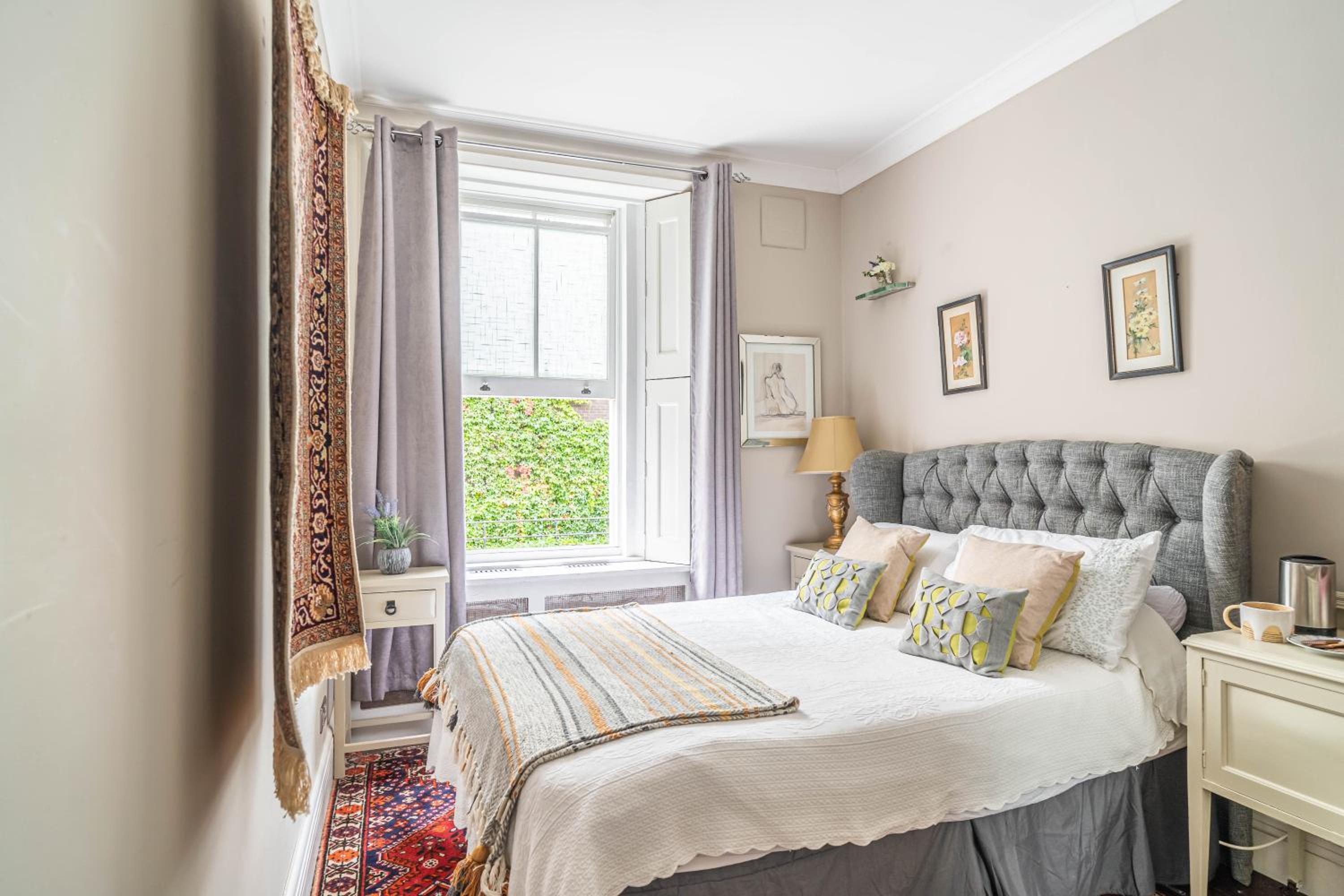 Standard Double Room with Shared Bathroom and Toilet photo 1