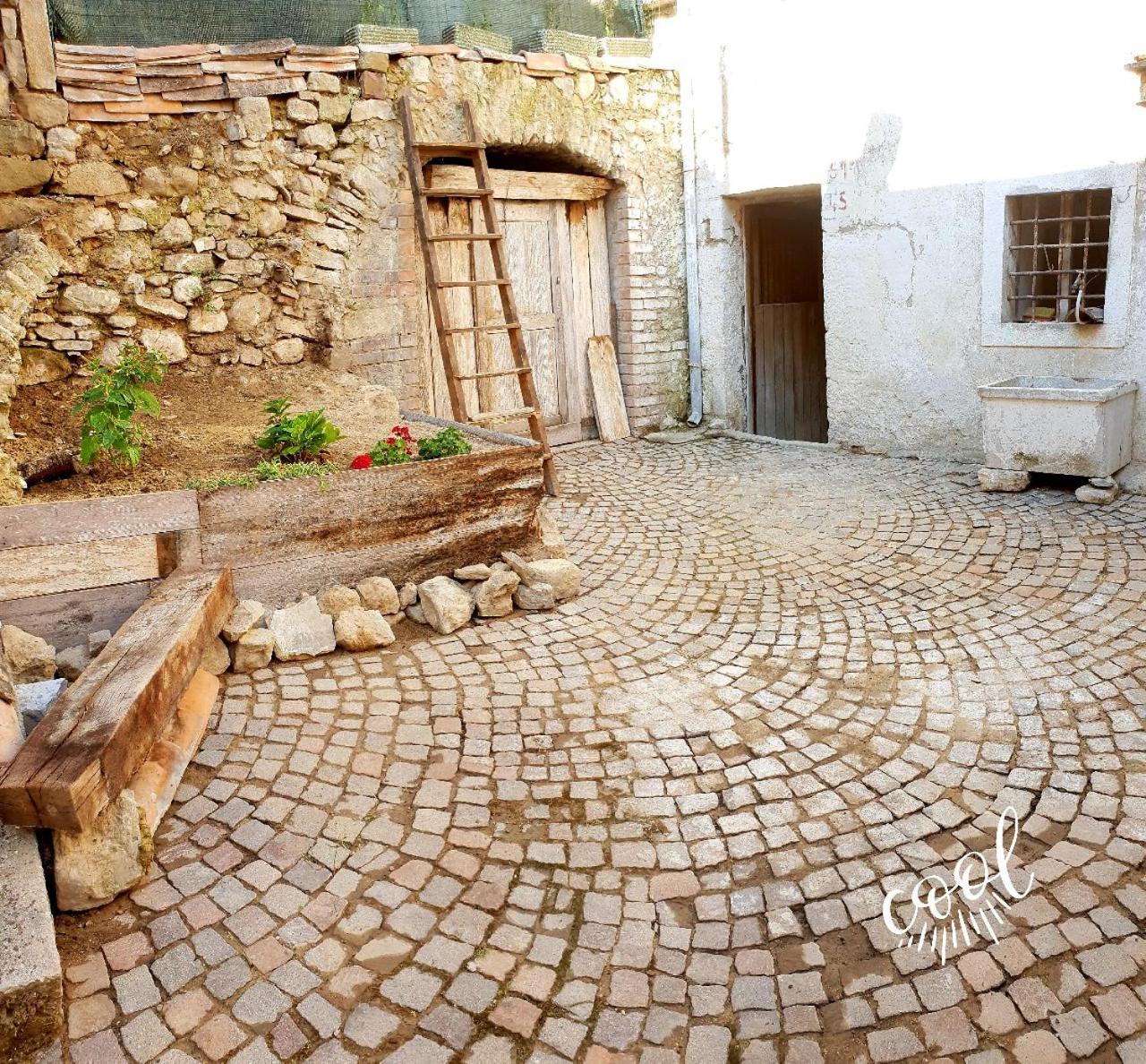 Apartment - Split Level - Photo 28