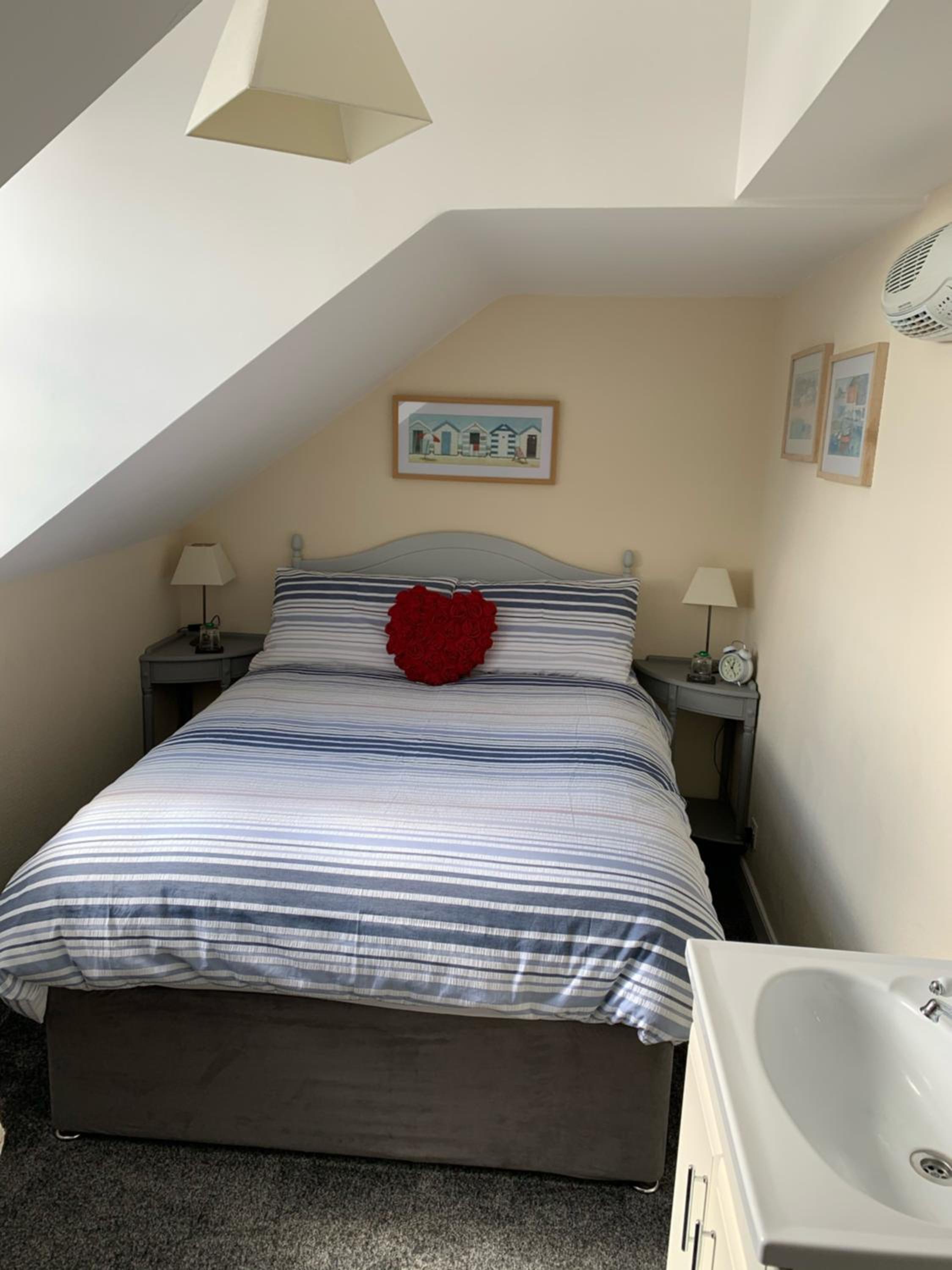Double with Private Bathroom 3rd Floor photo 2