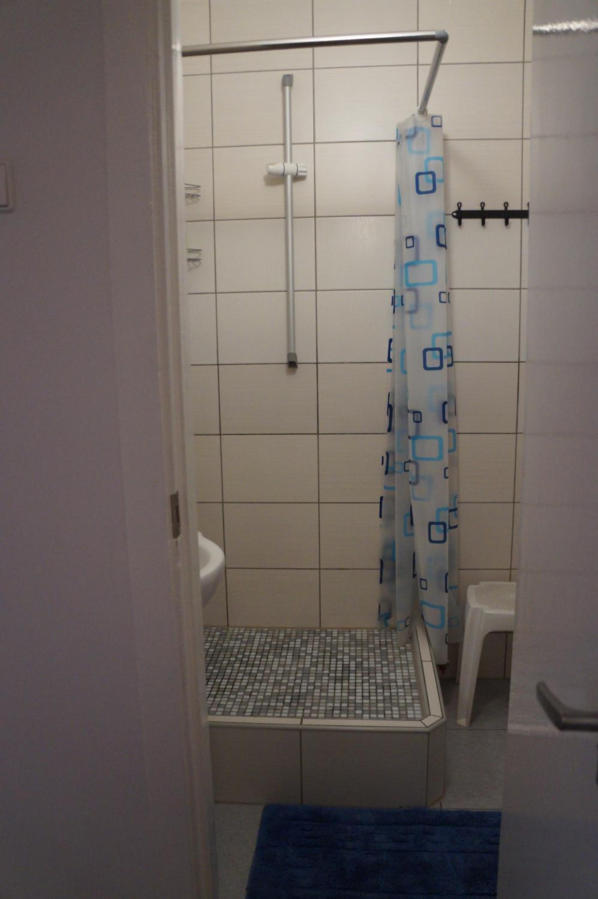 Three-Bedroom Apartment - Photo 6