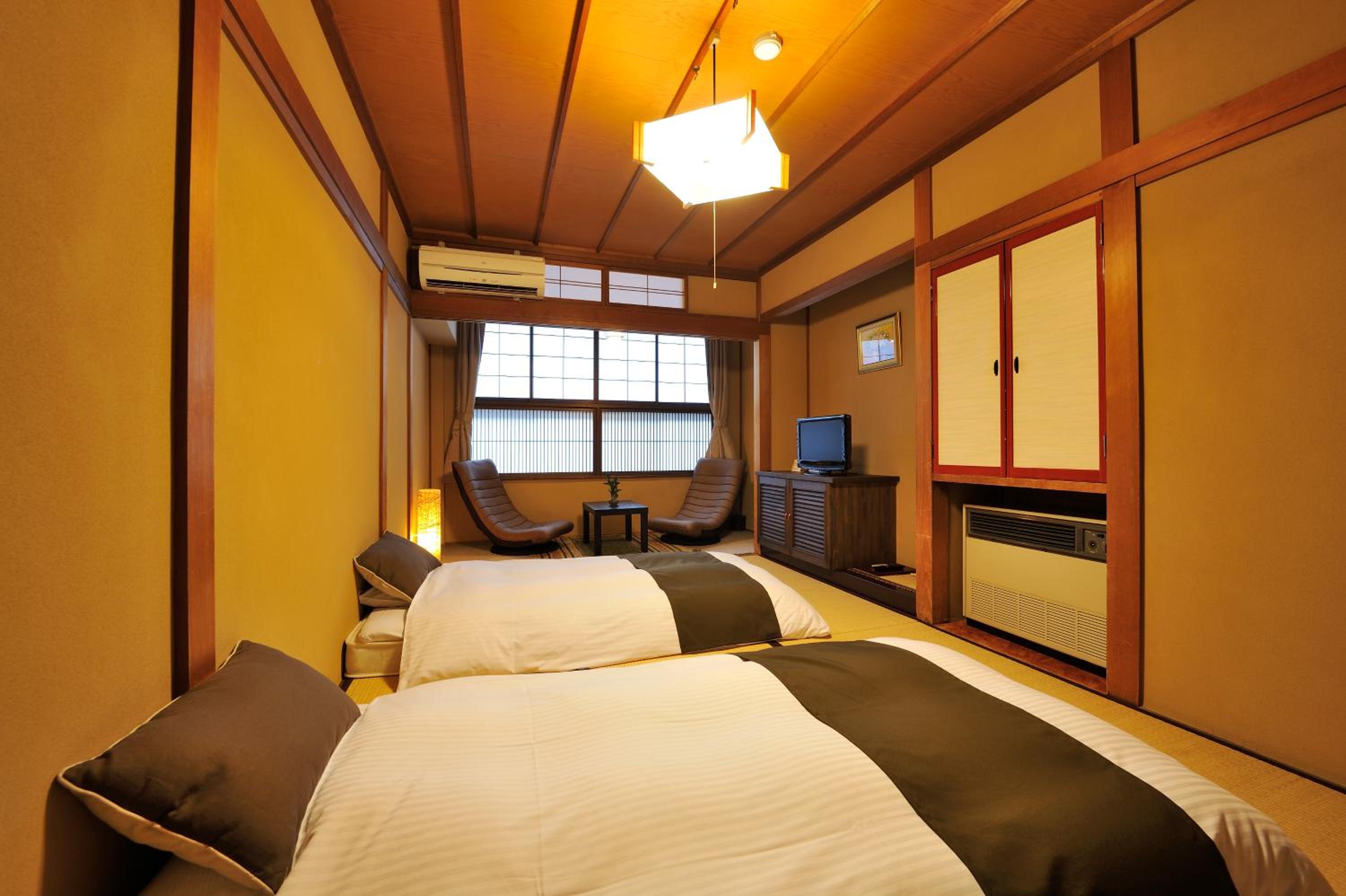 Superior Room with Tatami Area and Private Bathroom and Private Toilet  - Non Smoking - Photo 3
