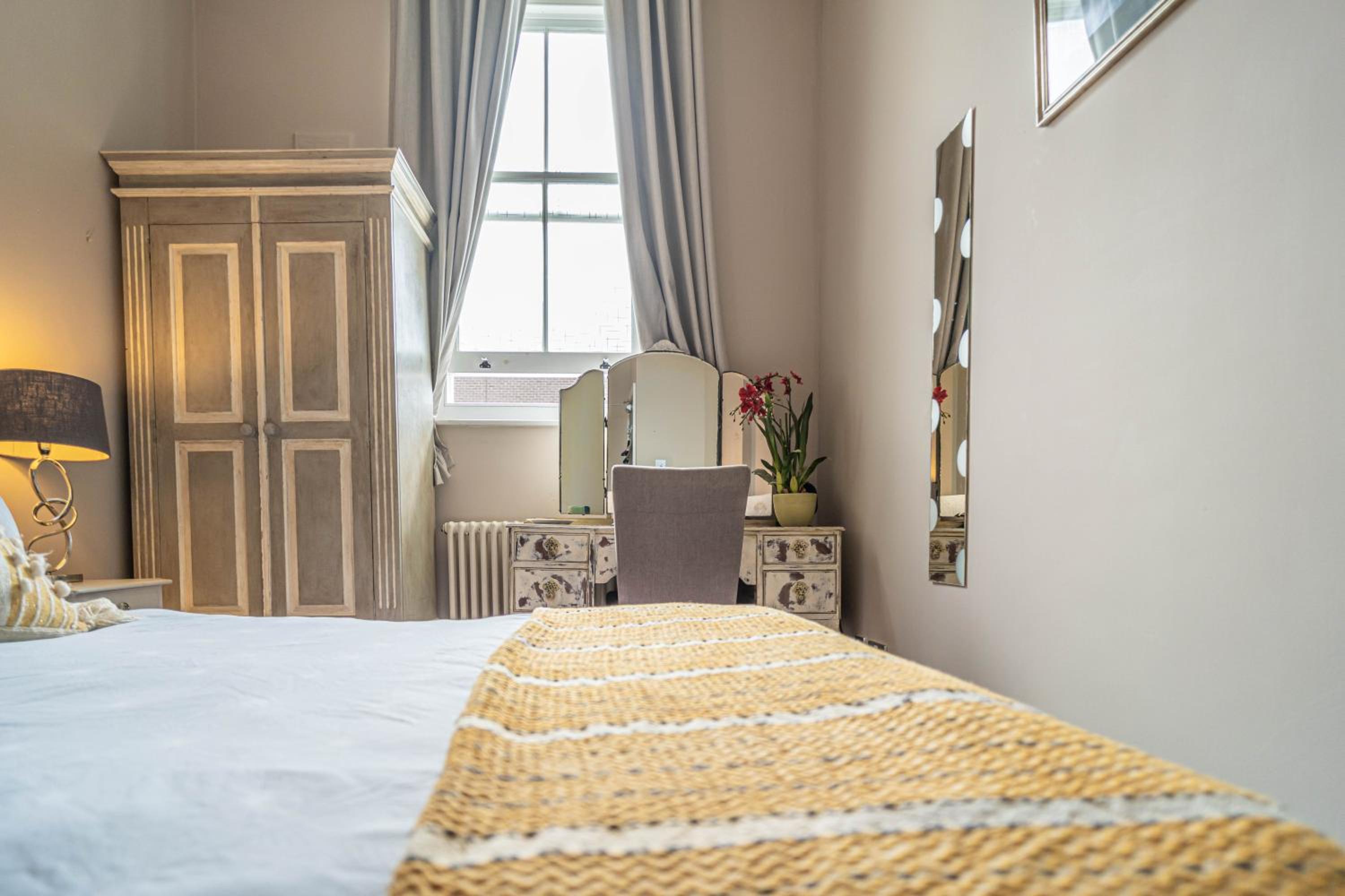 Standard Double Room with Shared Bathroom and Toilet photo 2