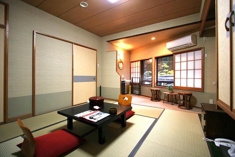 Japanese-Style Economy Twin Room