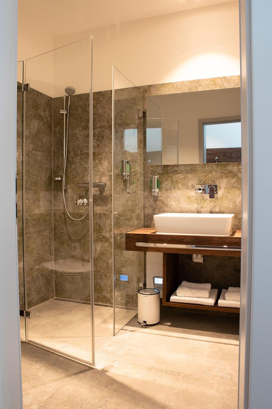 Double or Twin Room - Photo 4