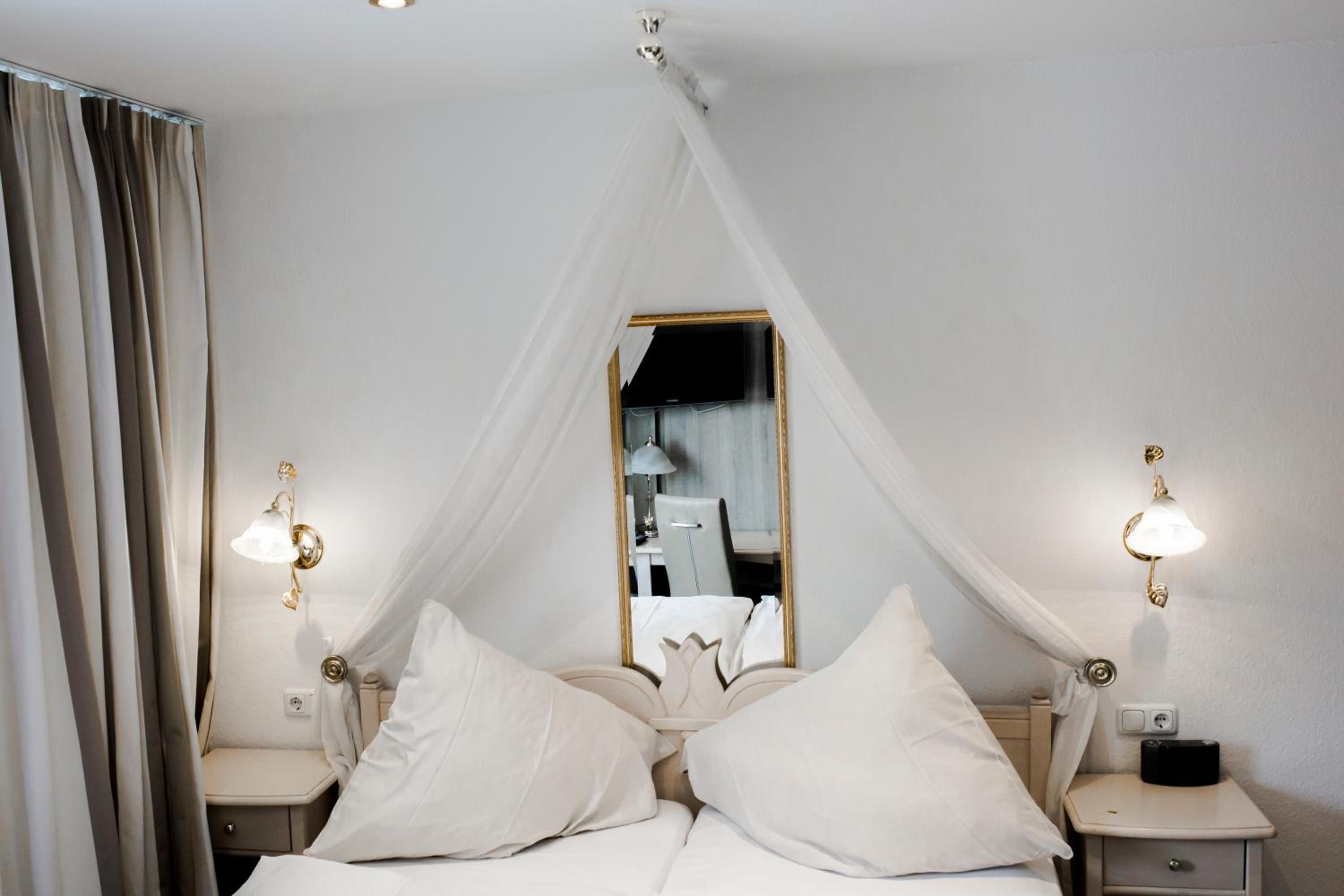 Double Room - Photo 5
