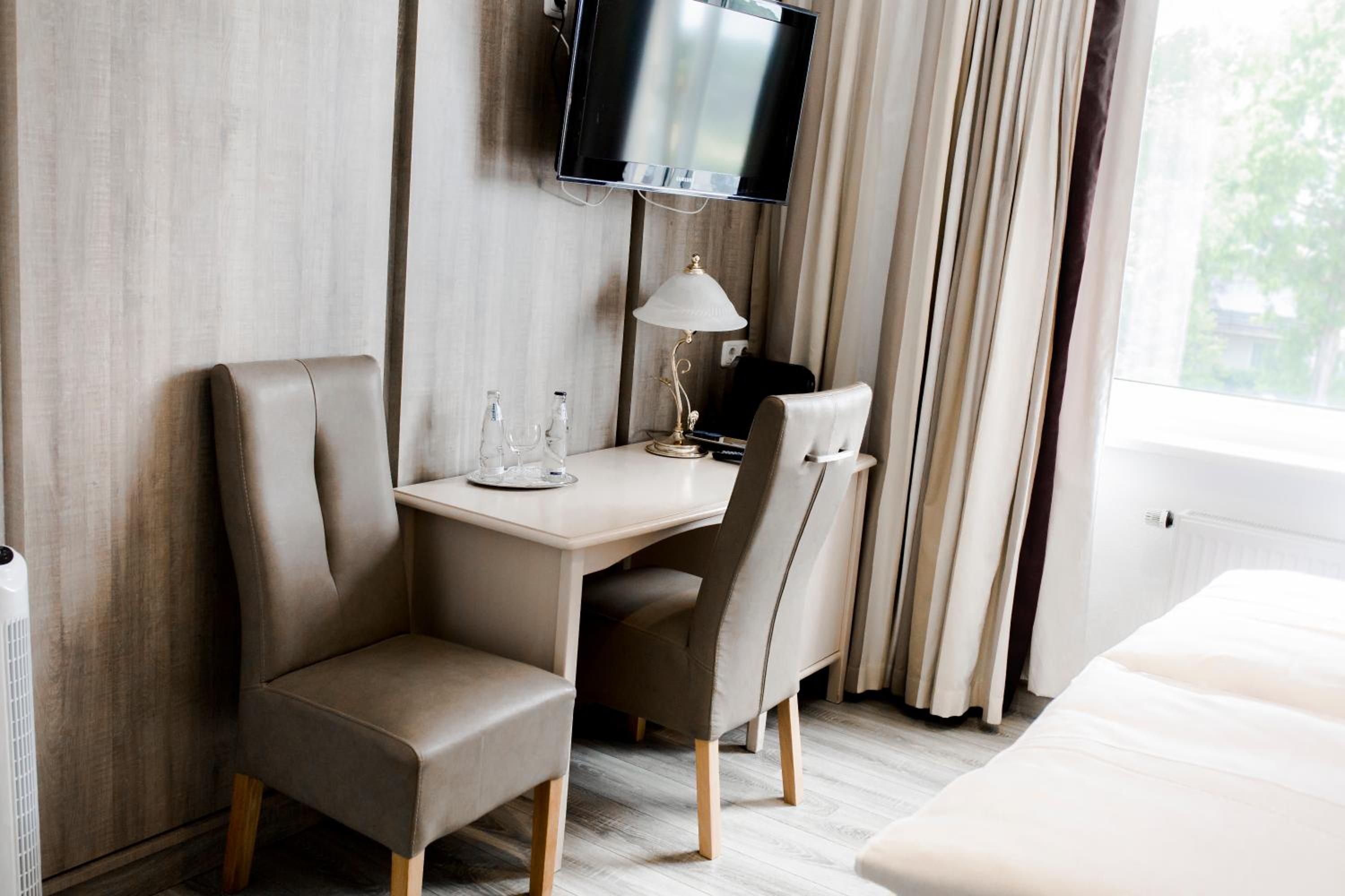 Double Room - Photo 16
