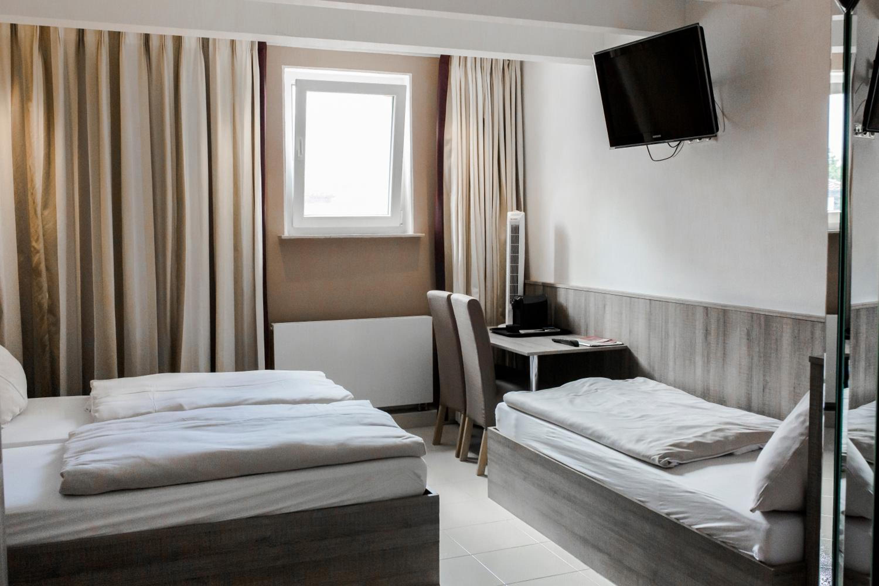 Double Room - Photo 21