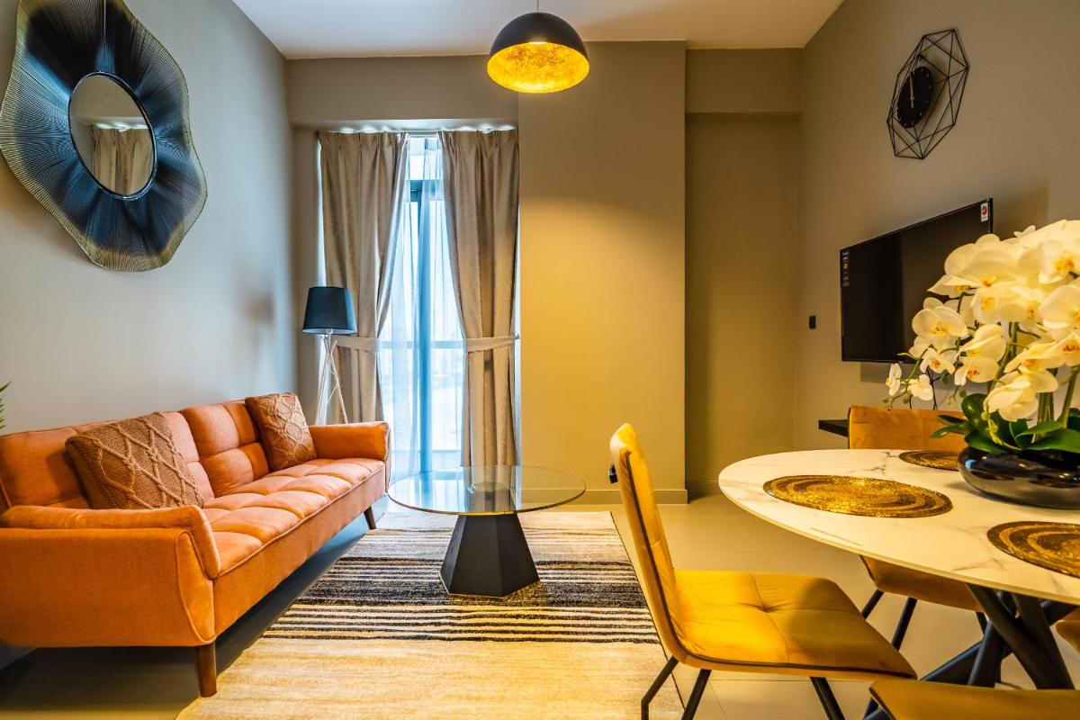 Apartment photo 2