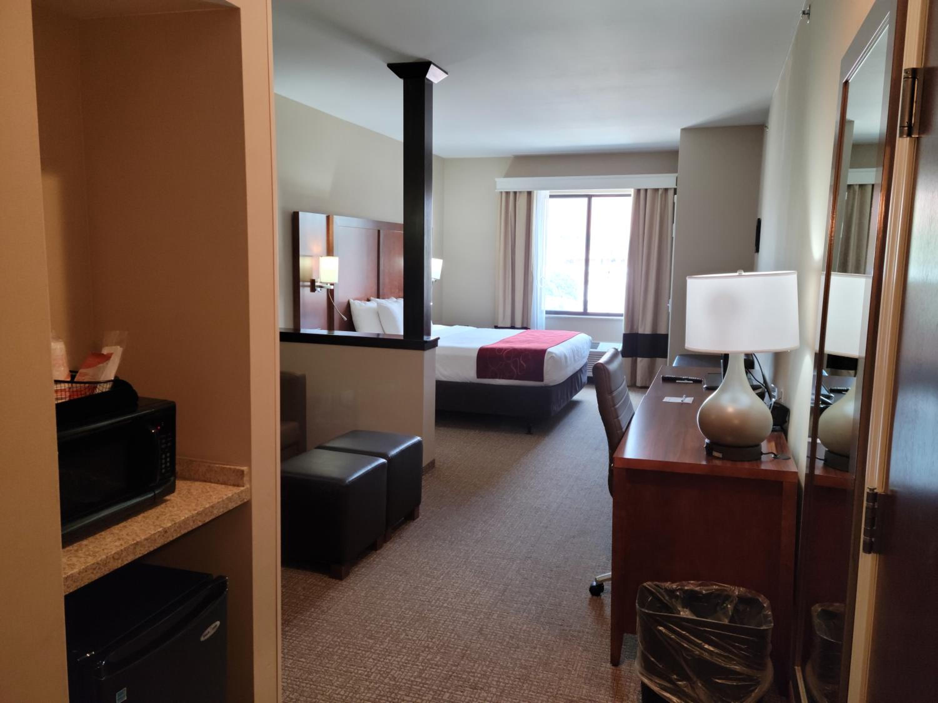 King Suite - Accessible/Non-Smoking photo 1
