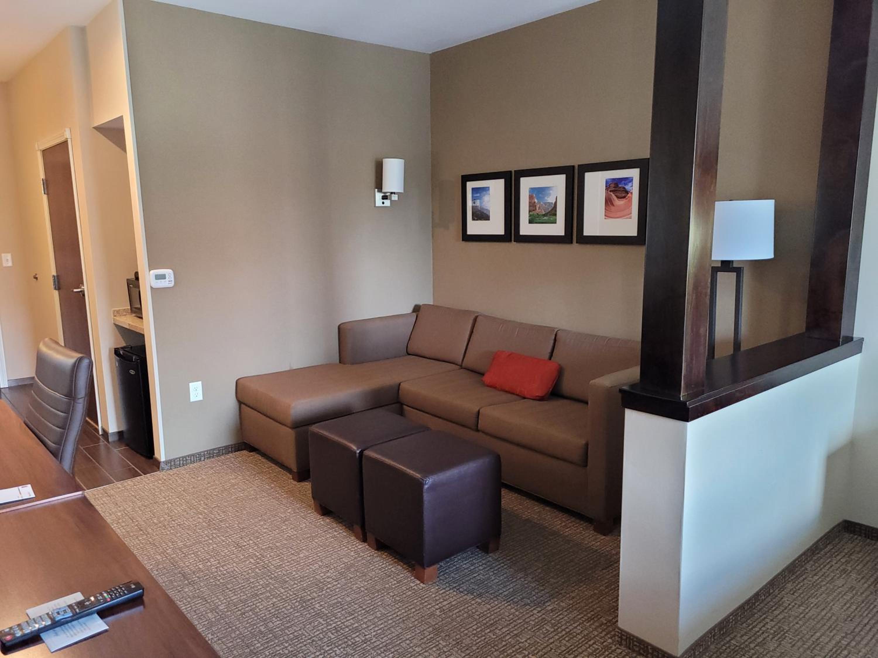 King Suite - Accessible/Non-Smoking photo 3