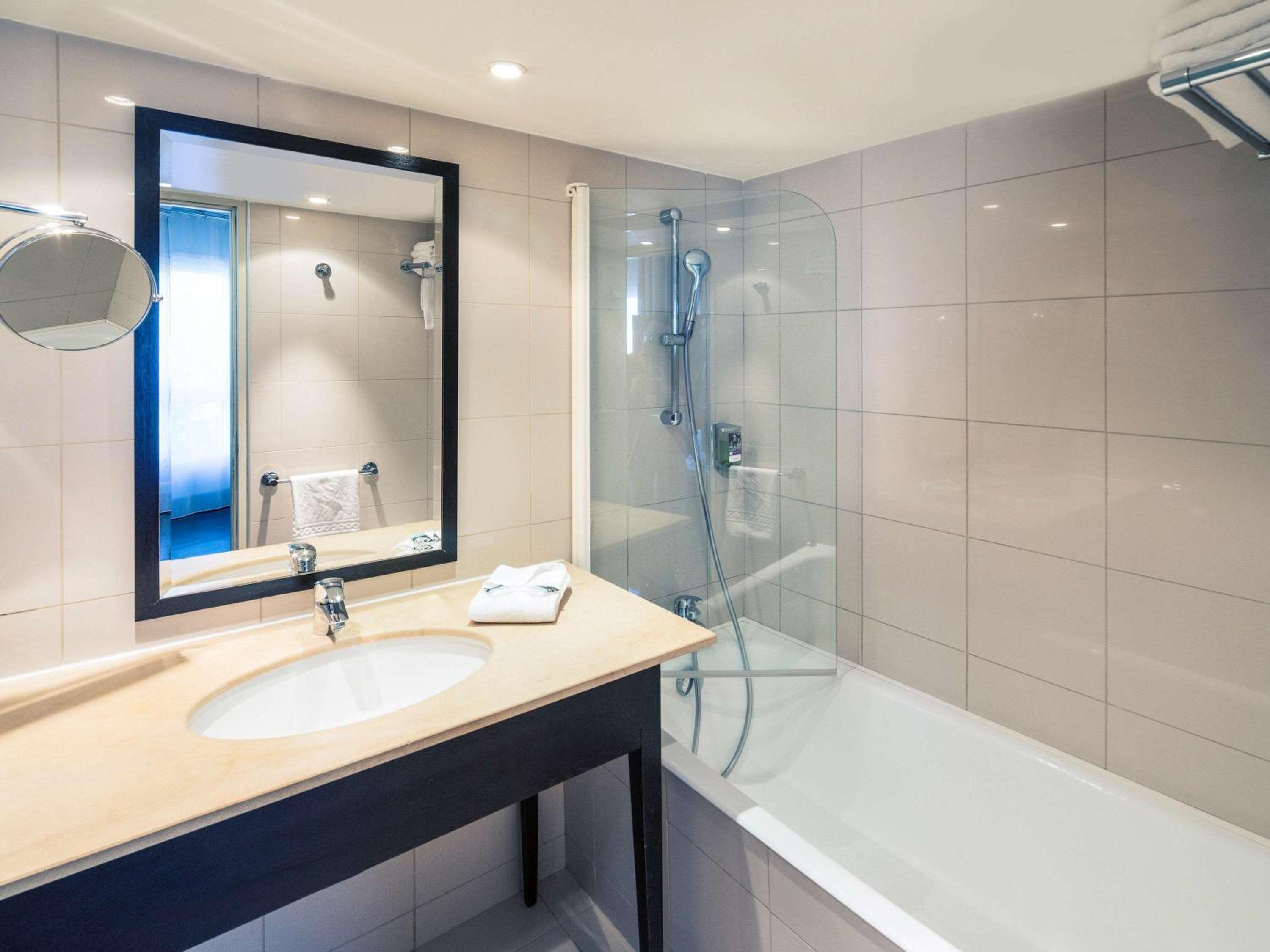 Privilege Suite with 1 Double Bed and Sofa - Â Non Smoking - Photo 5