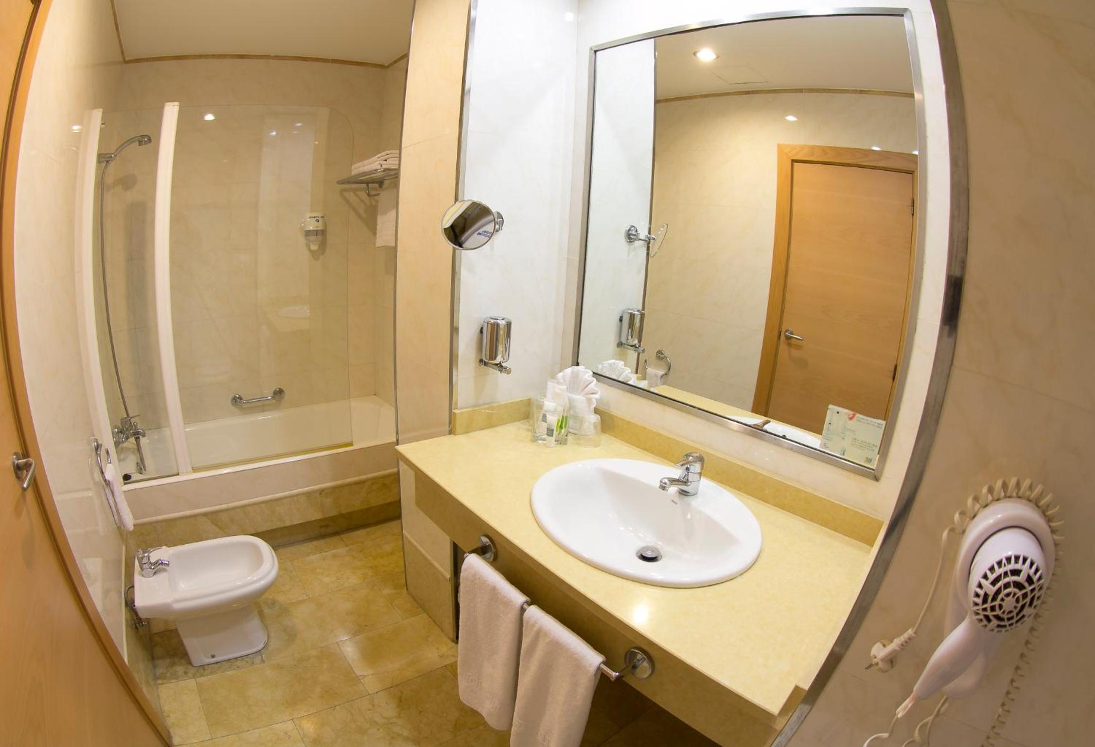 Double Room with Extra Bed - Photo 5