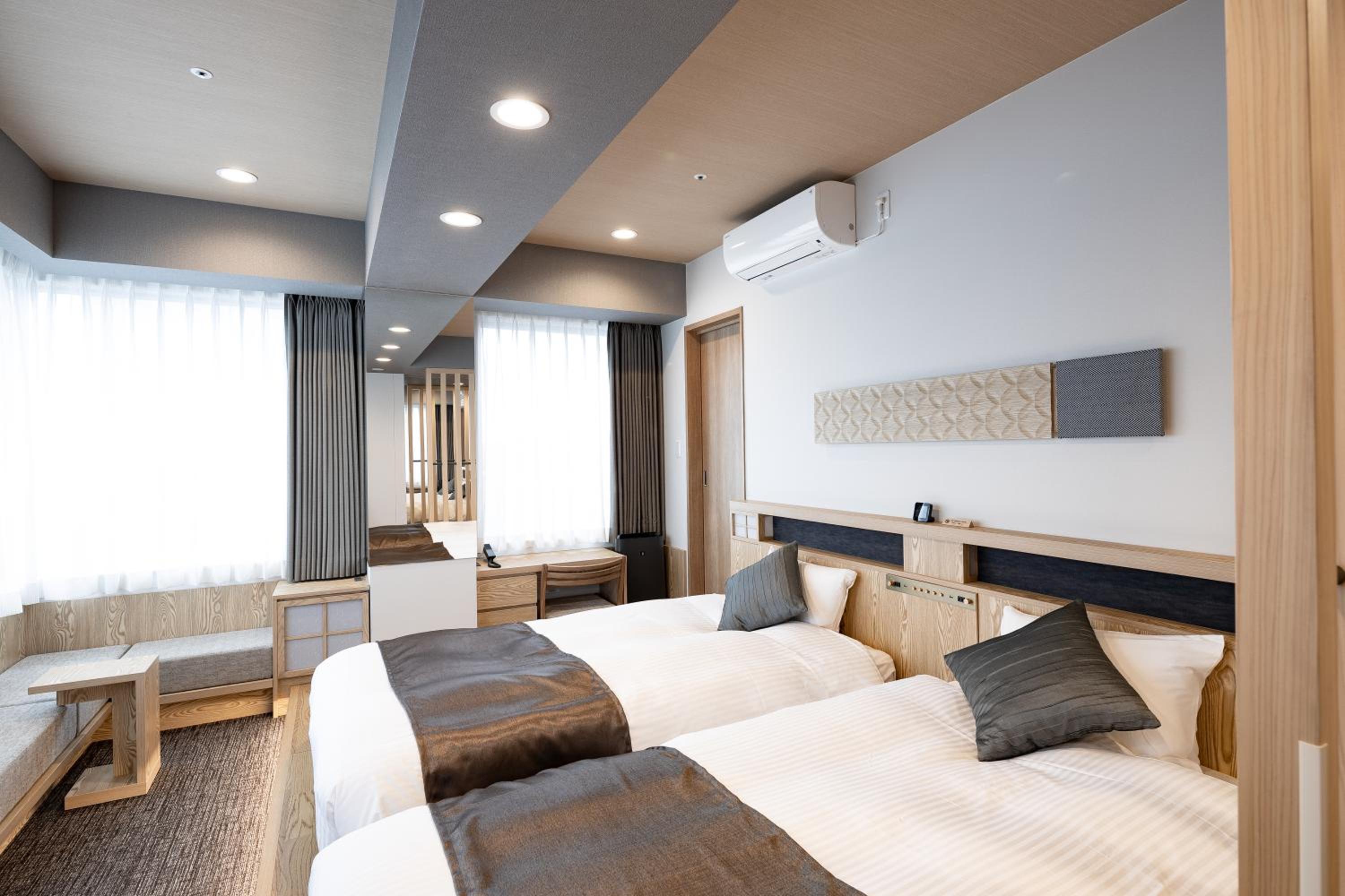 Deluxe Twin Room - Photo 1
