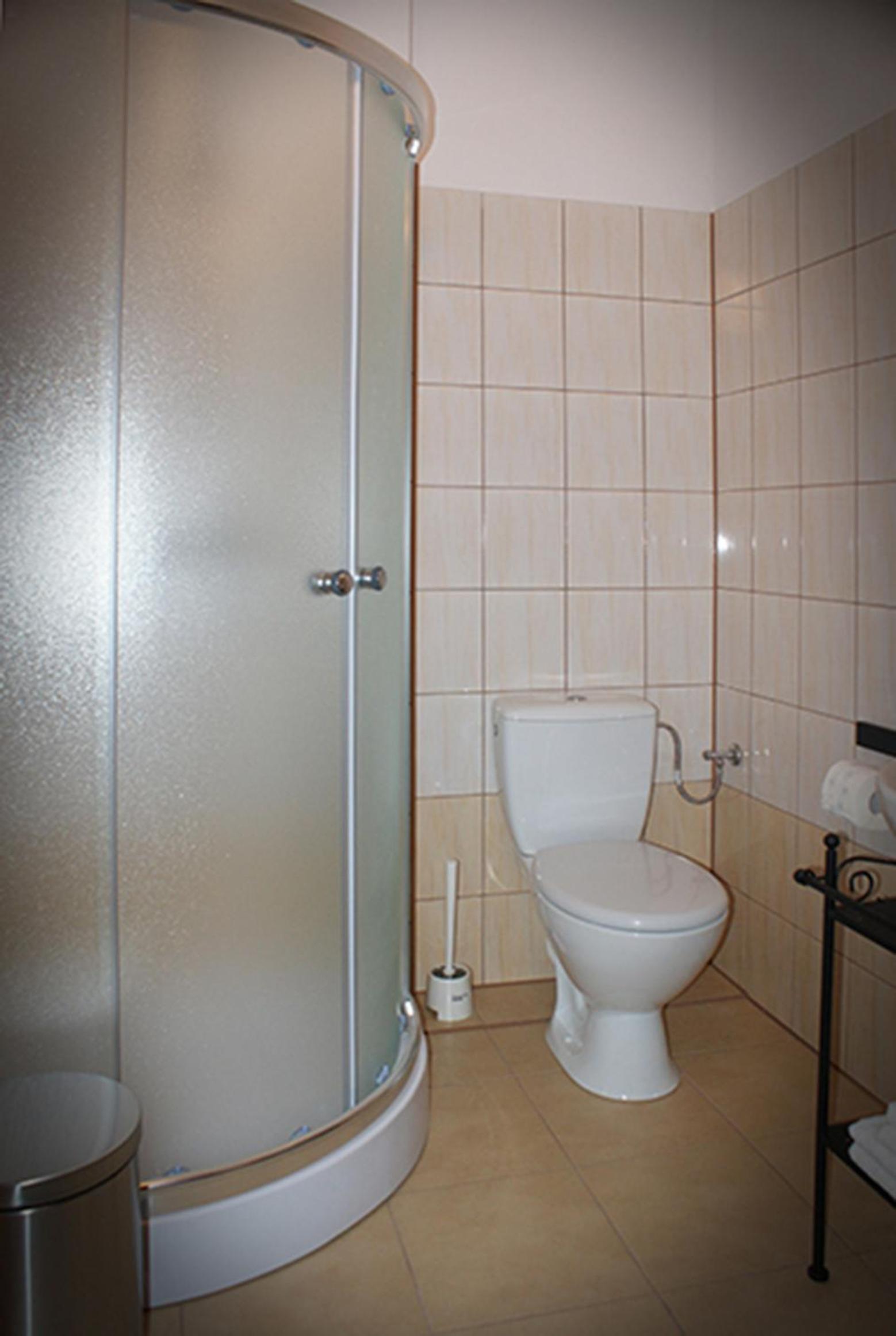 Twin Room with Private Bathroom photo 3