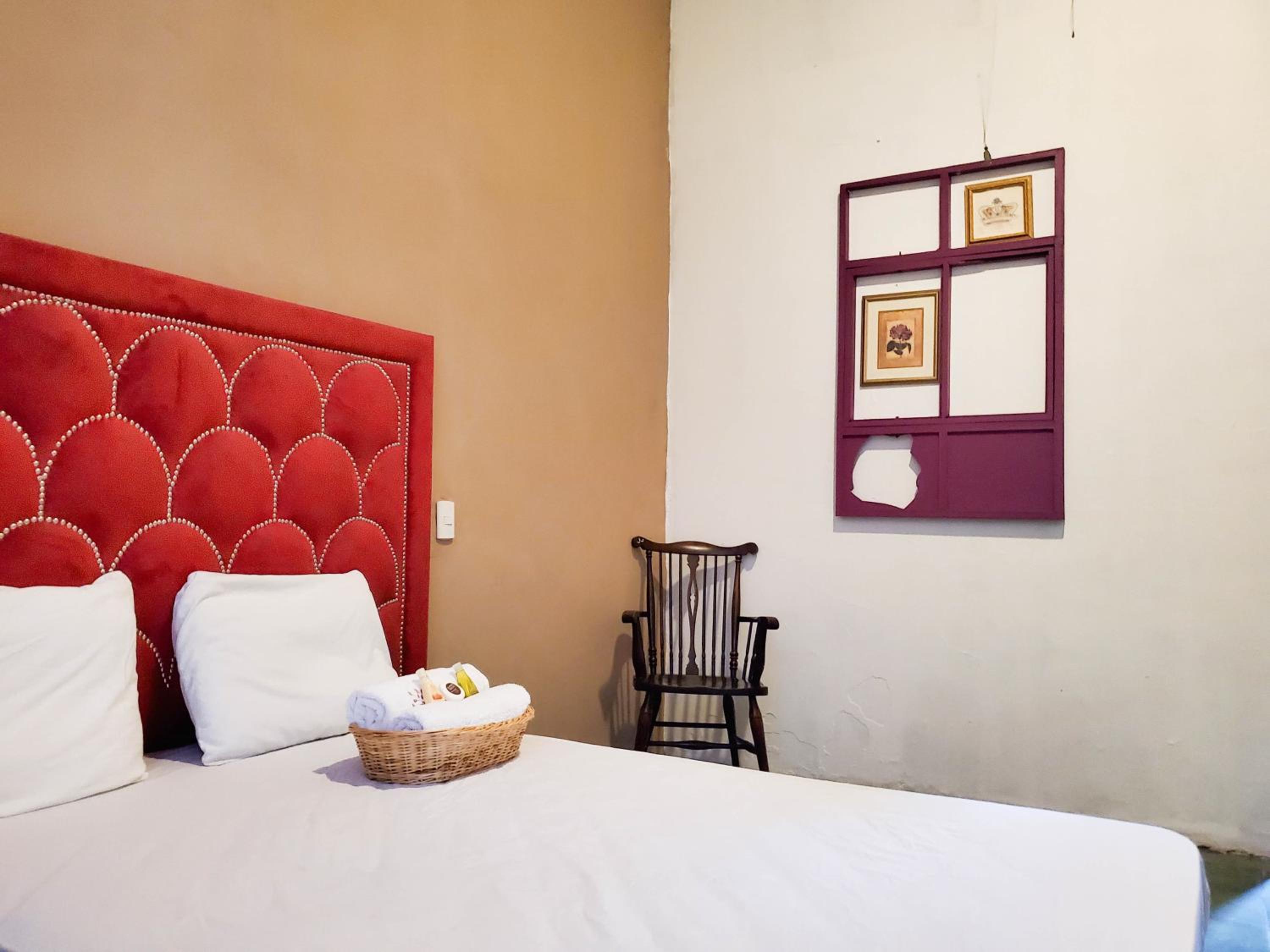 Single Room with Private Bathroom photo 3
